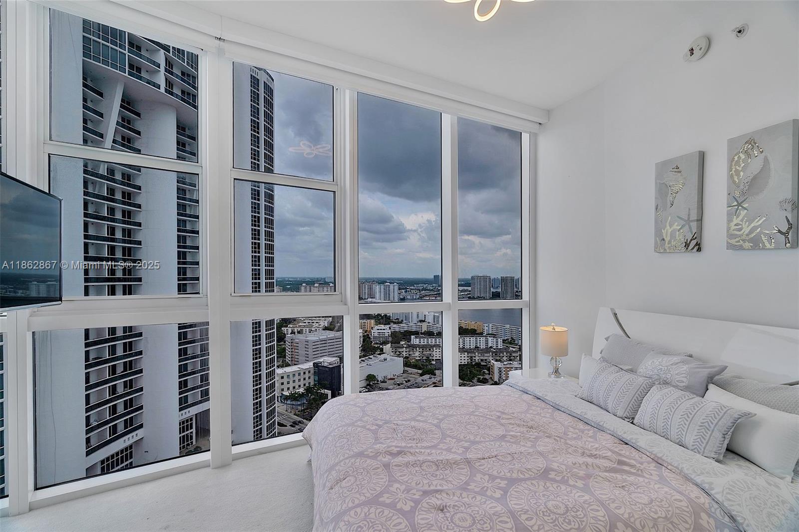 TRUMP ROYALE CONDO - Residential