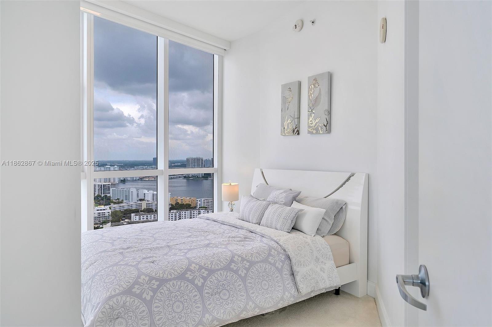 TRUMP ROYALE CONDO - Residential