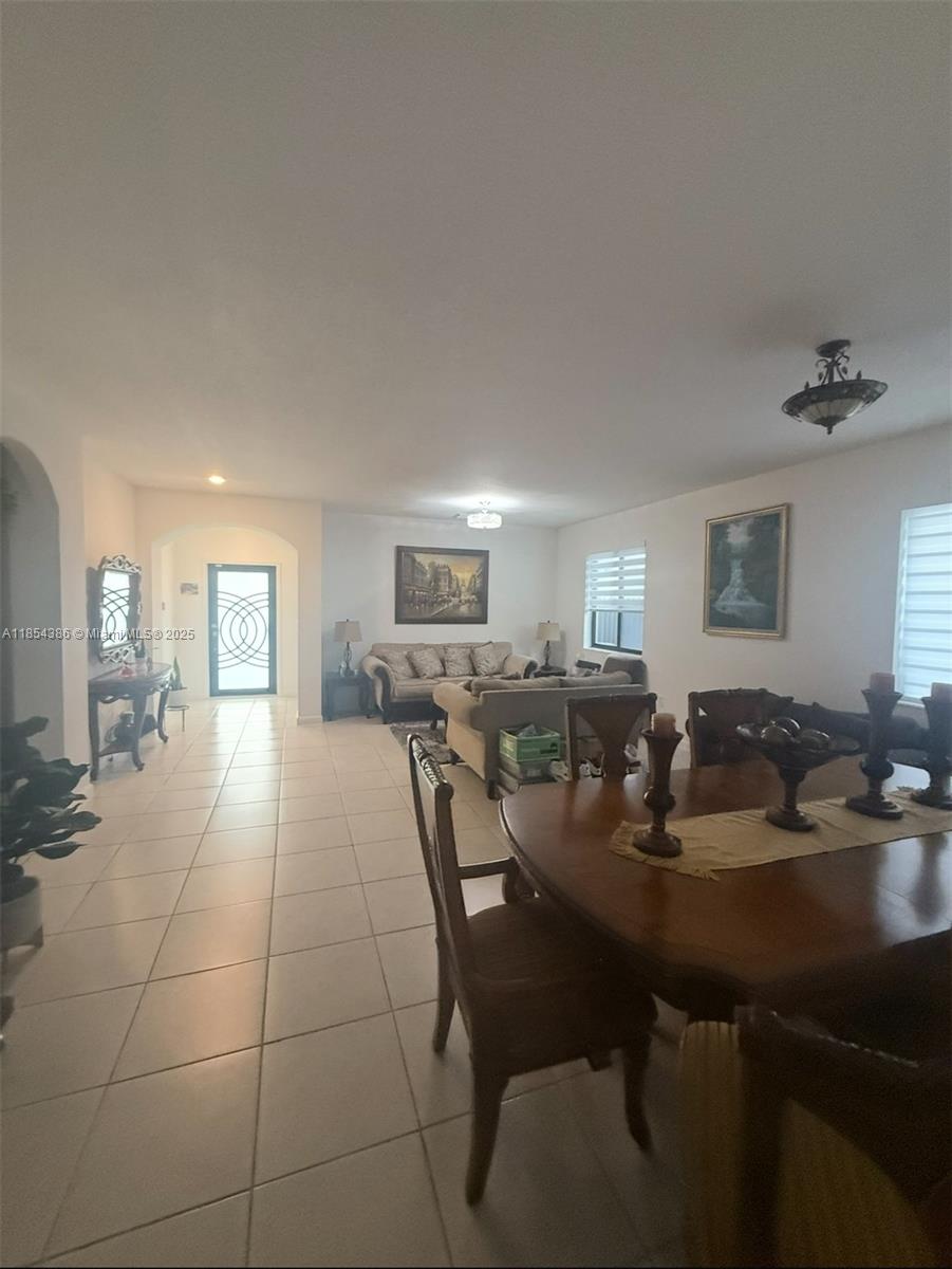 SILVER PALMS MIDTOWN - Residential