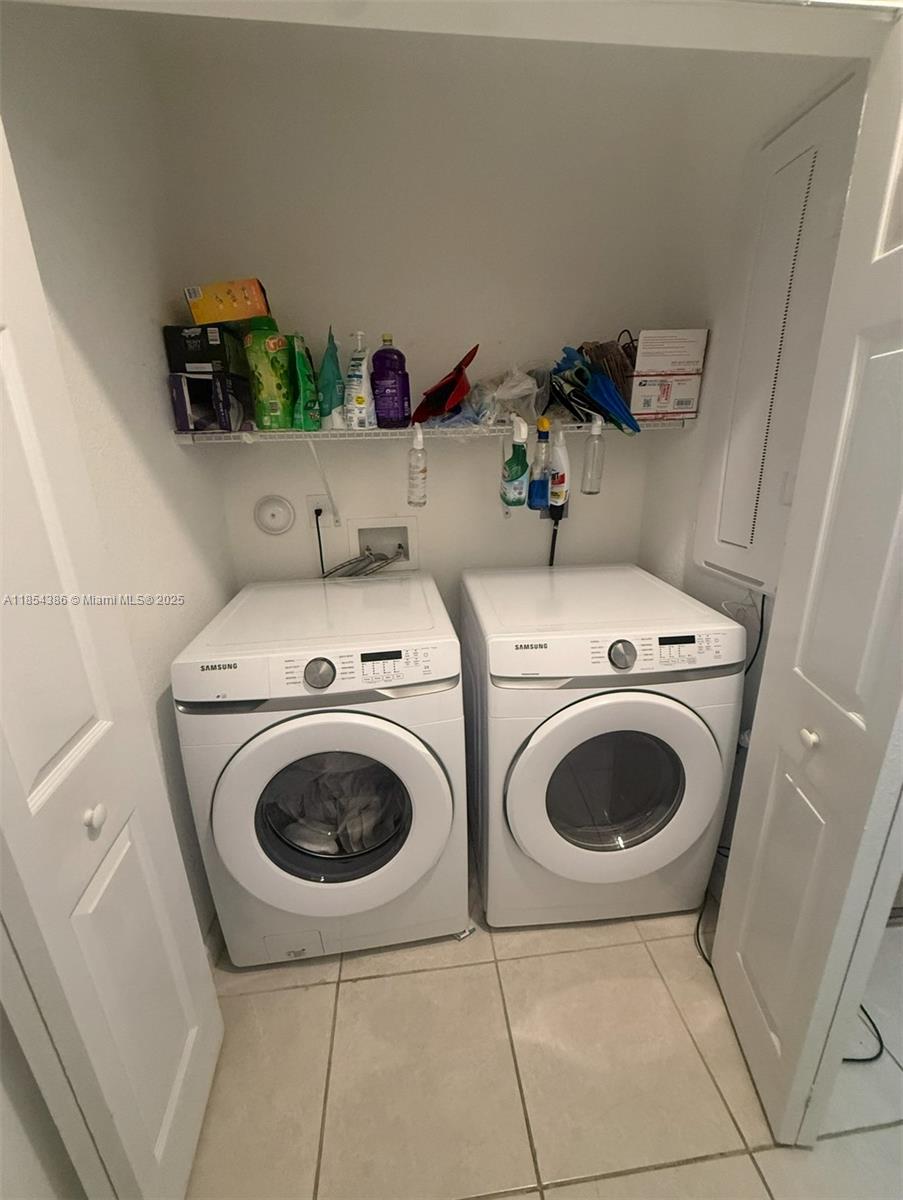 SILVER PALMS MIDTOWN - Residential