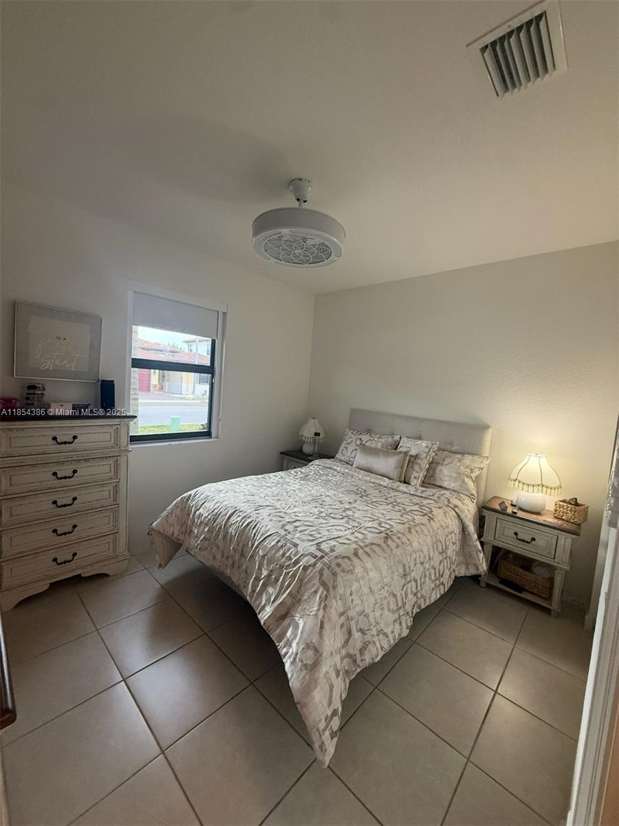 SILVER PALMS MIDTOWN - Residential