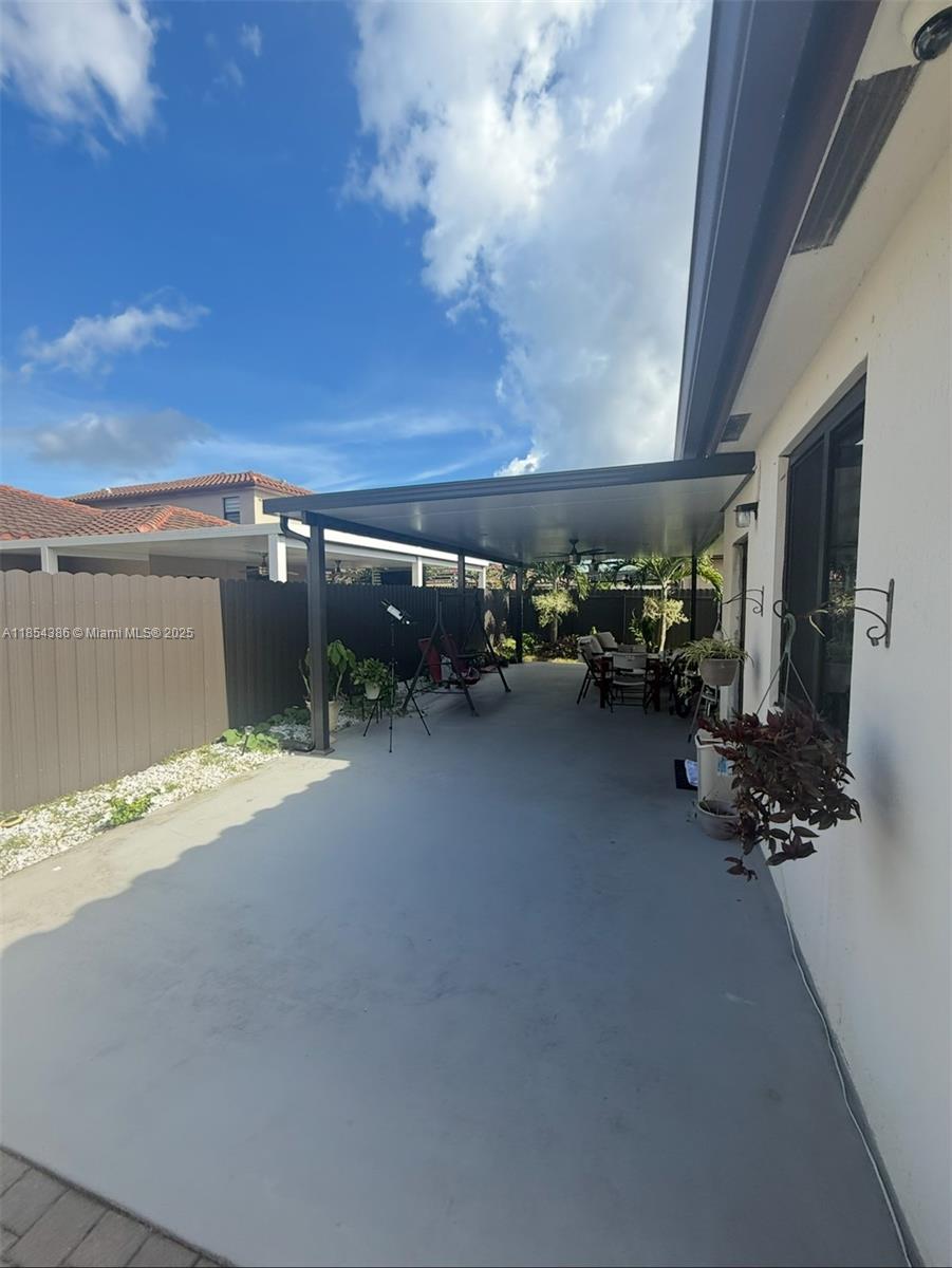 SILVER PALMS MIDTOWN - Residential