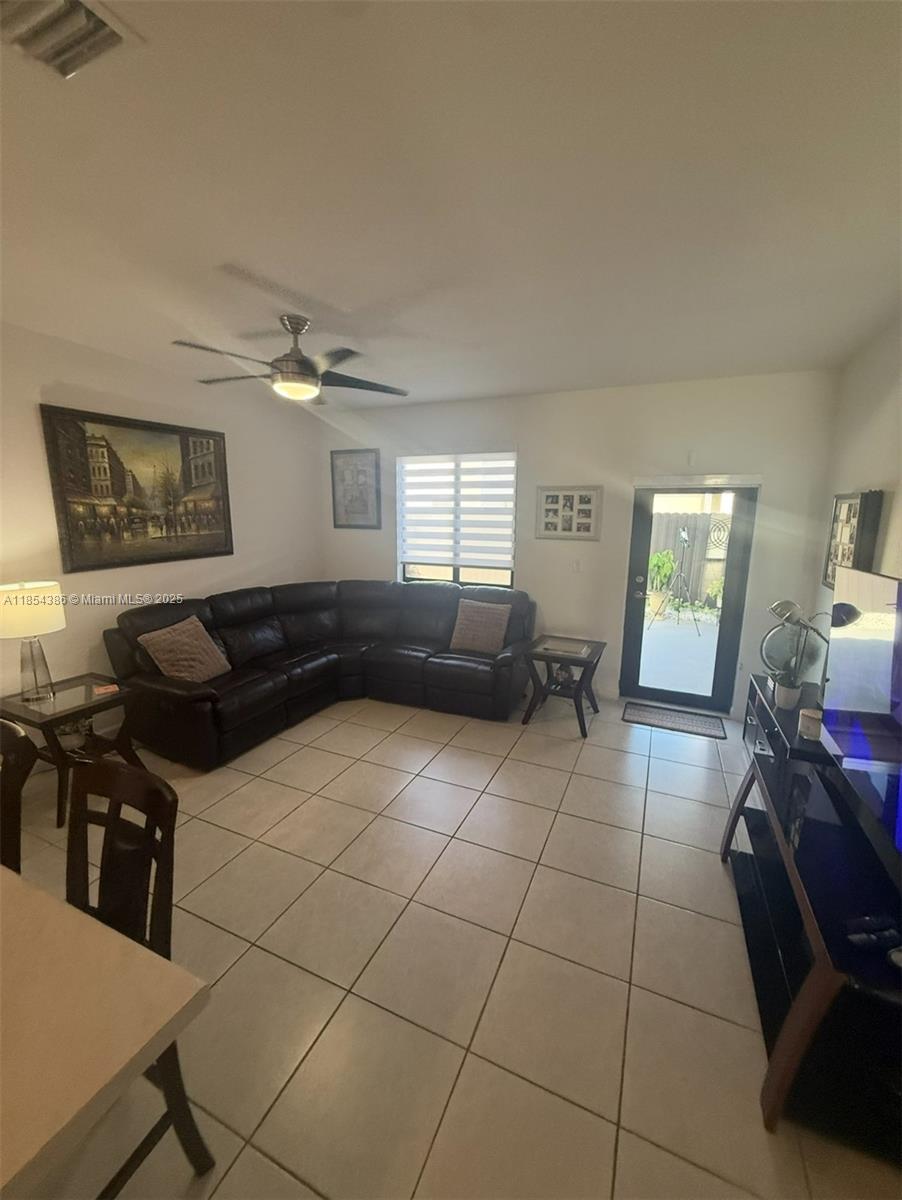 SILVER PALMS MIDTOWN - Residential