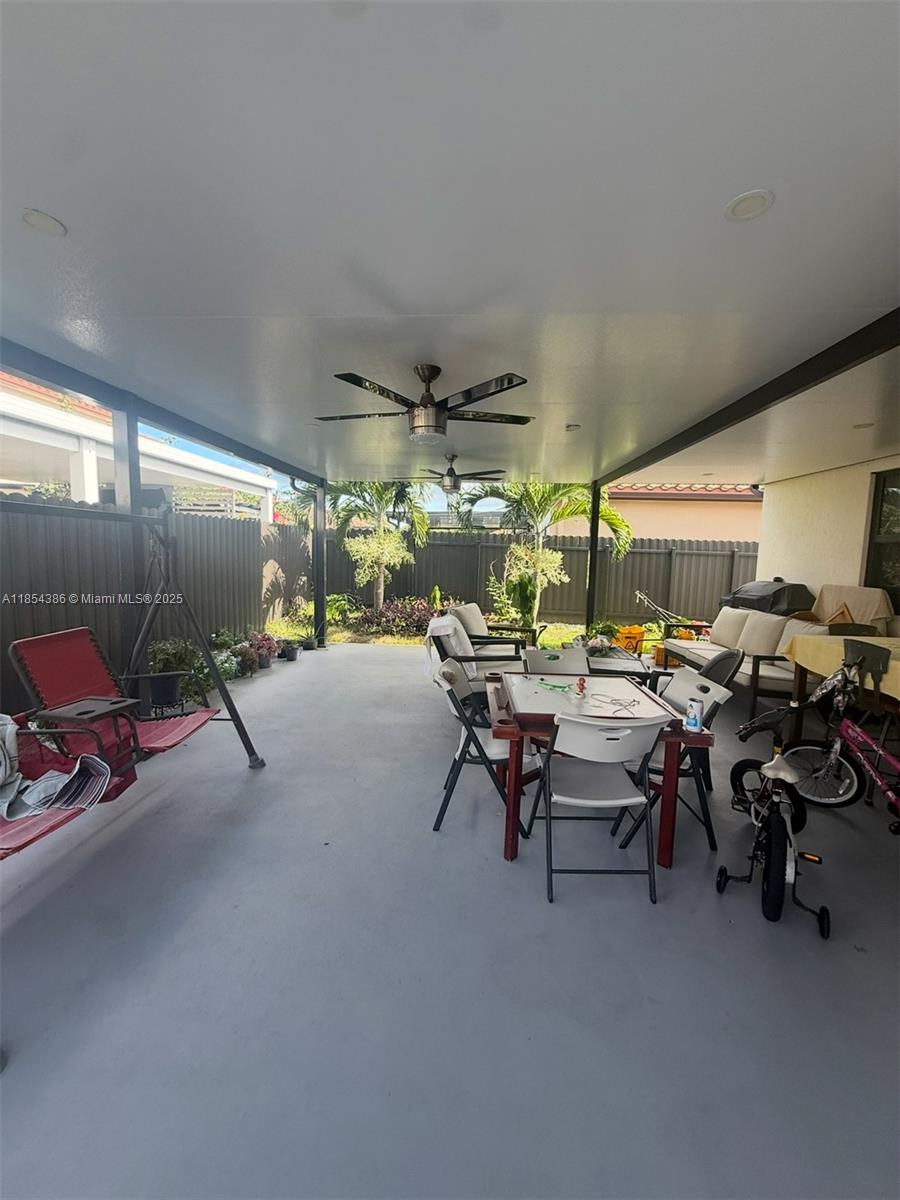 SILVER PALMS MIDTOWN - Residential