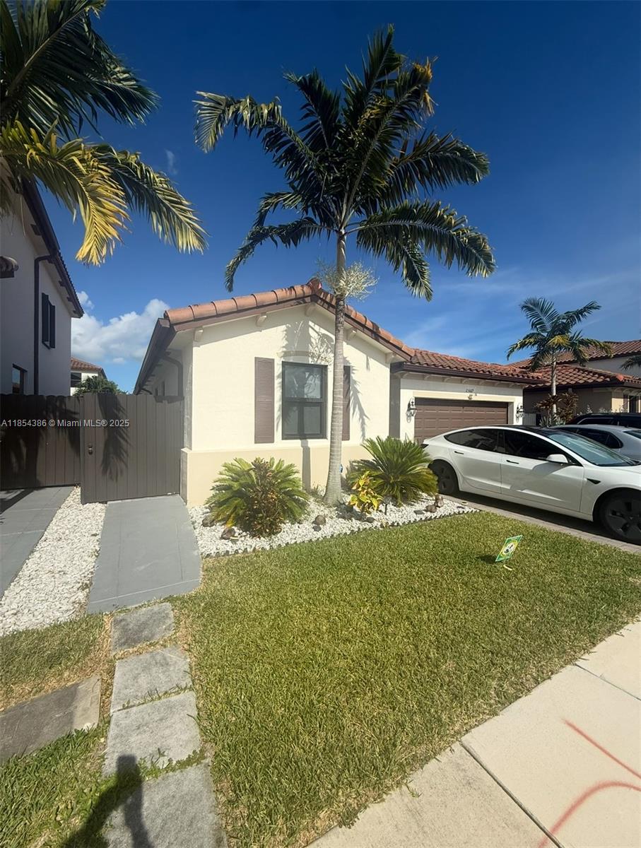 SILVER PALMS MIDTOWN - Residential