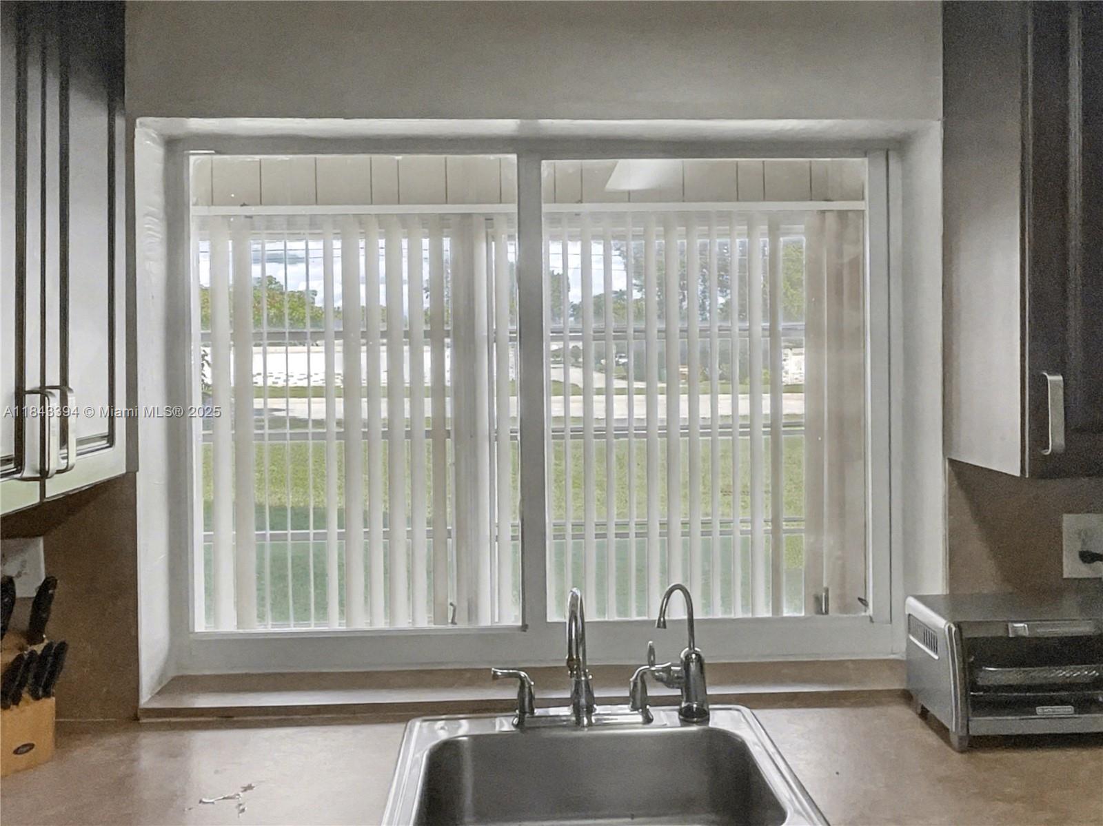 LIME BAY CONDOMINIUM 7 - Residential