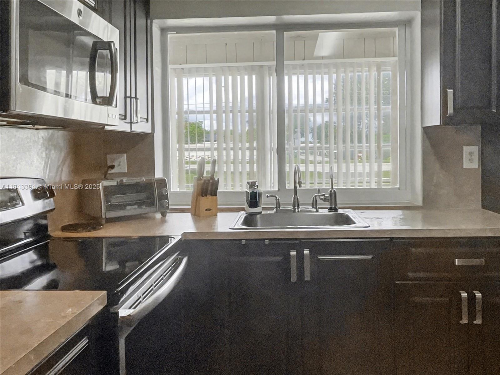 LIME BAY CONDOMINIUM 7 - Residential