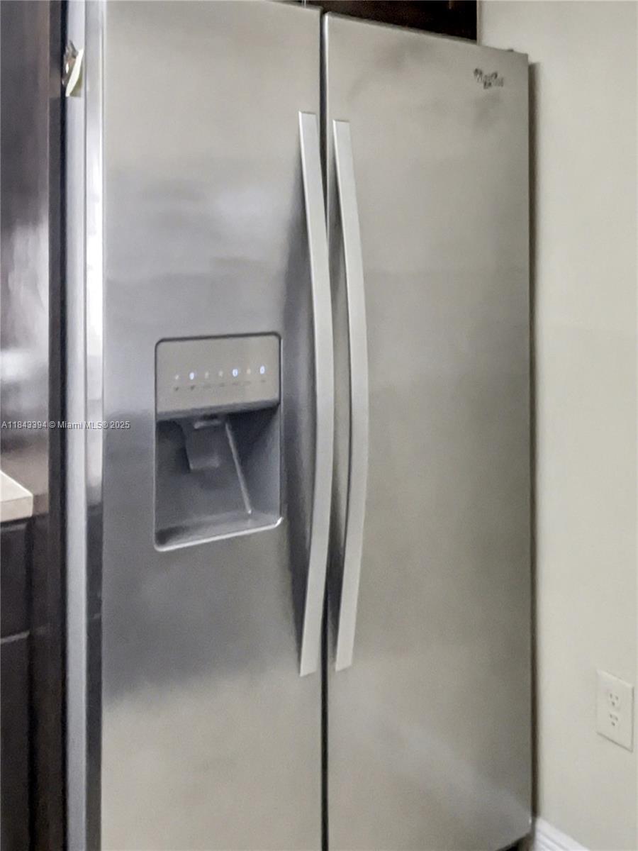 LIME BAY CONDOMINIUM 7 - Residential