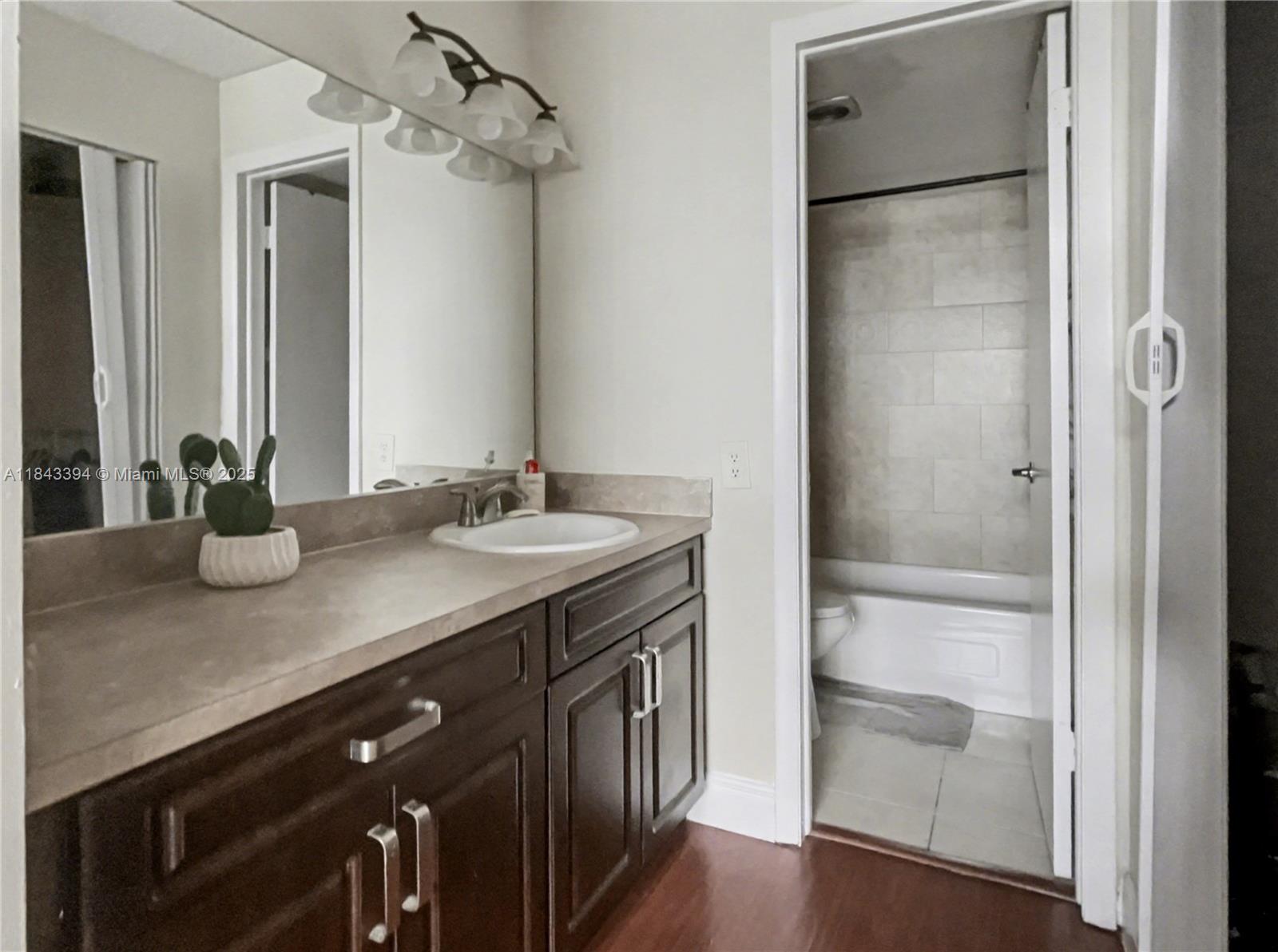 LIME BAY CONDOMINIUM 7 - Residential