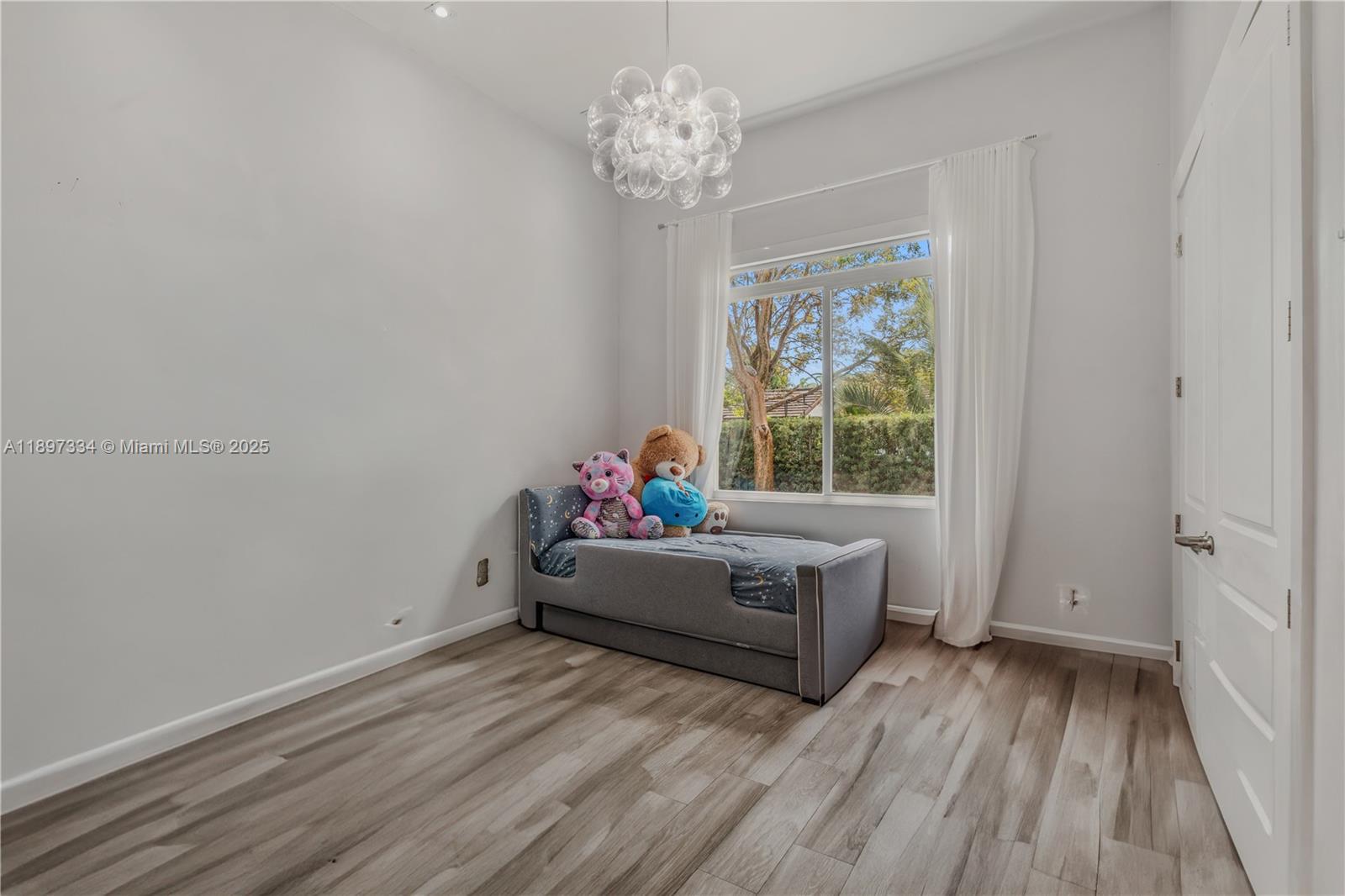 CHAPMAN CORNER - Residential