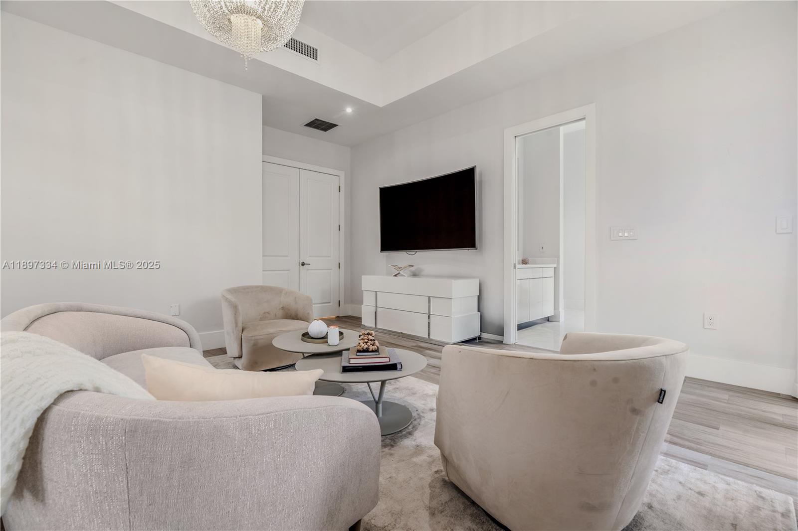 CHAPMAN CORNER - Residential