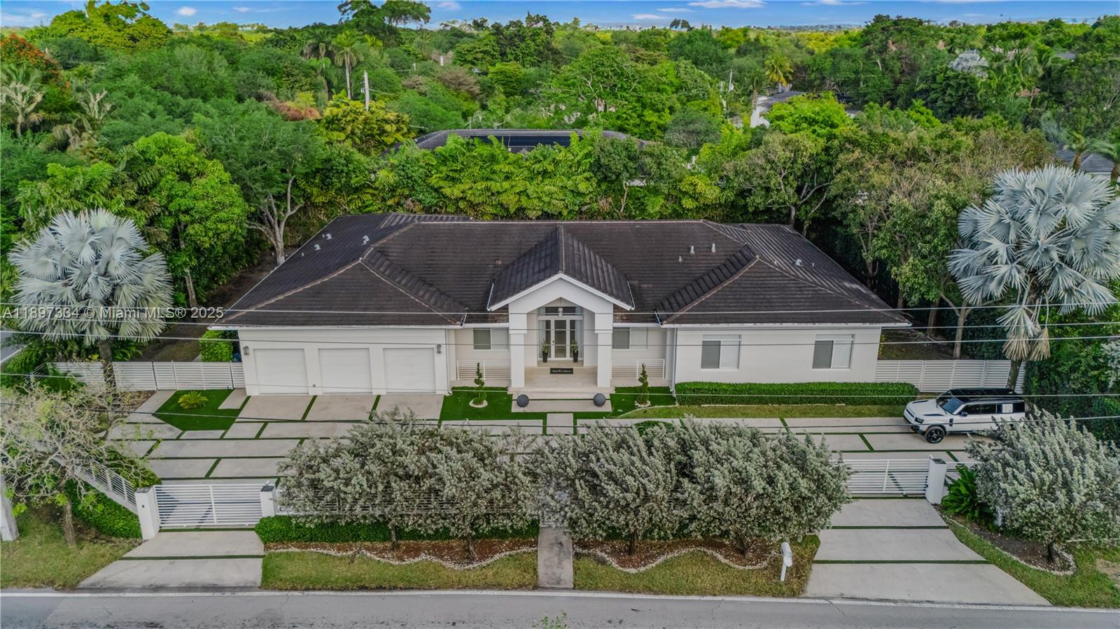 CHAPMAN CORNER - Residential