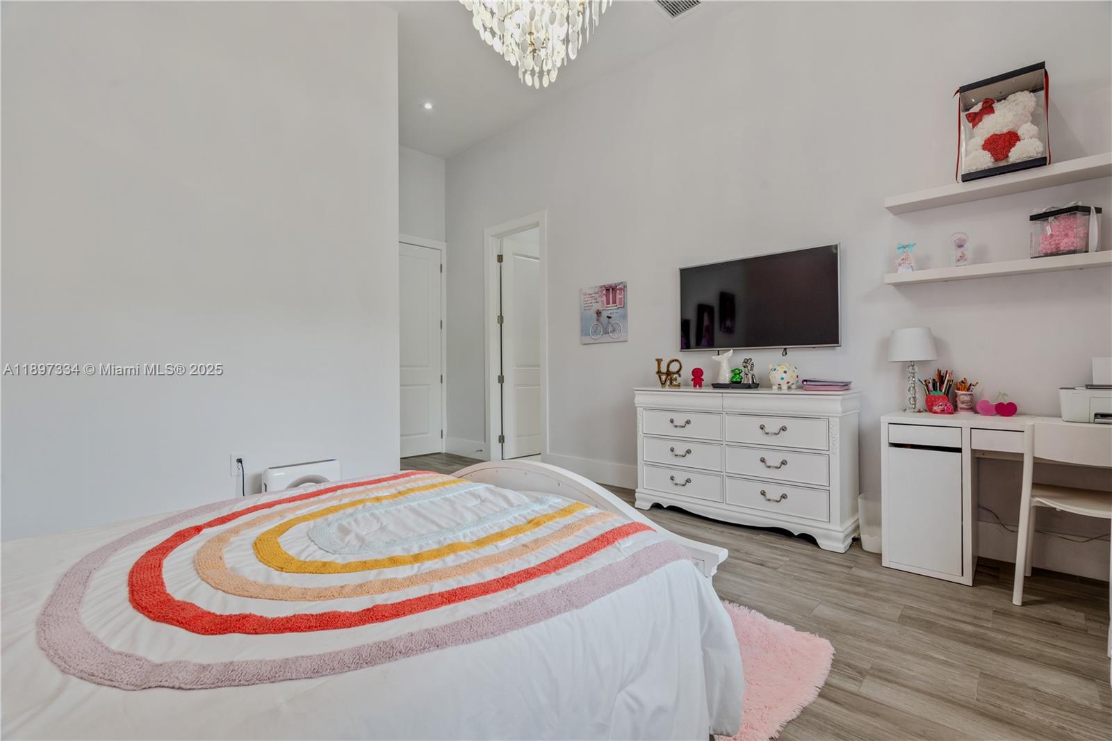 CHAPMAN CORNER - Residential