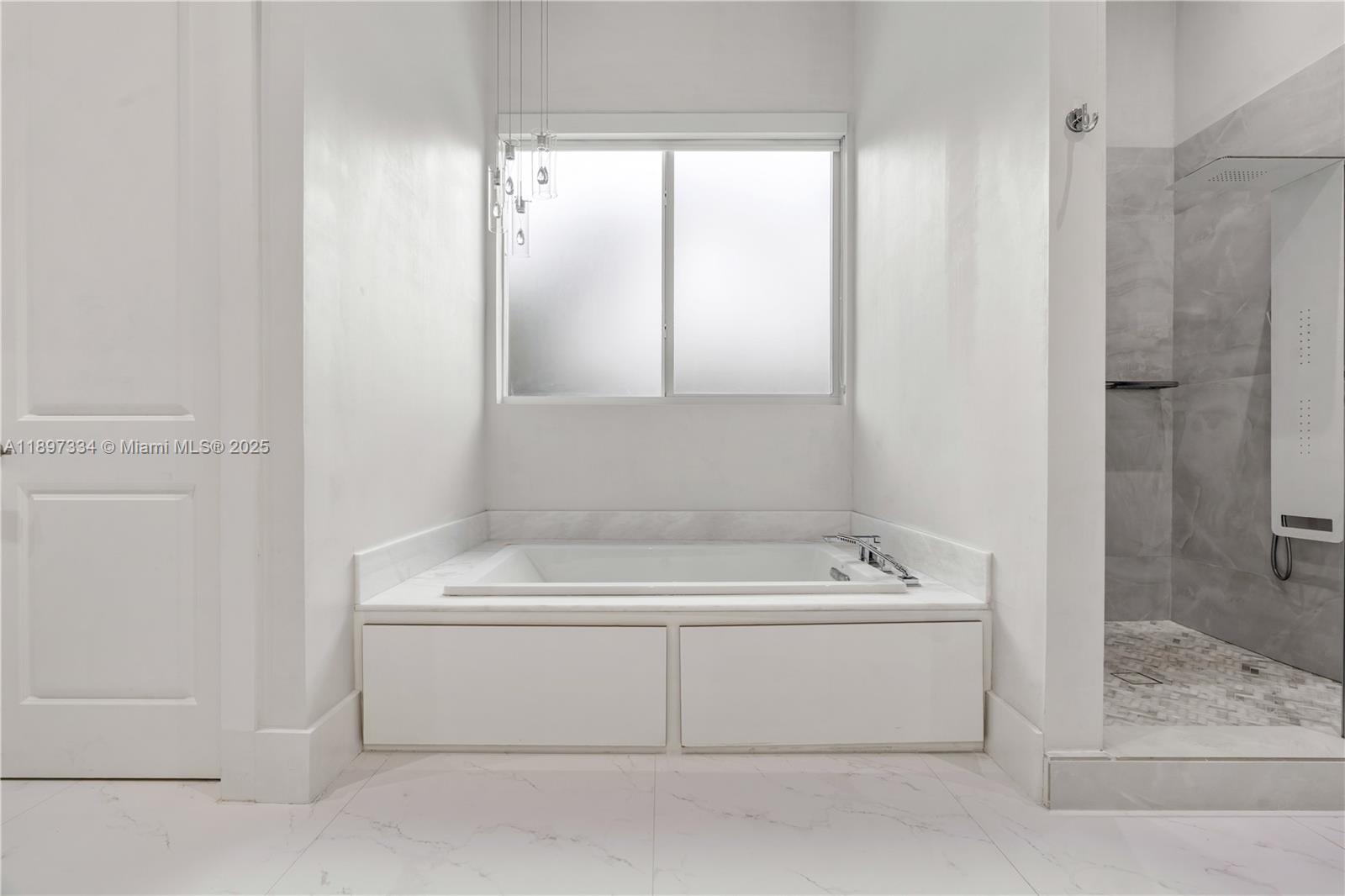 CHAPMAN CORNER - Residential