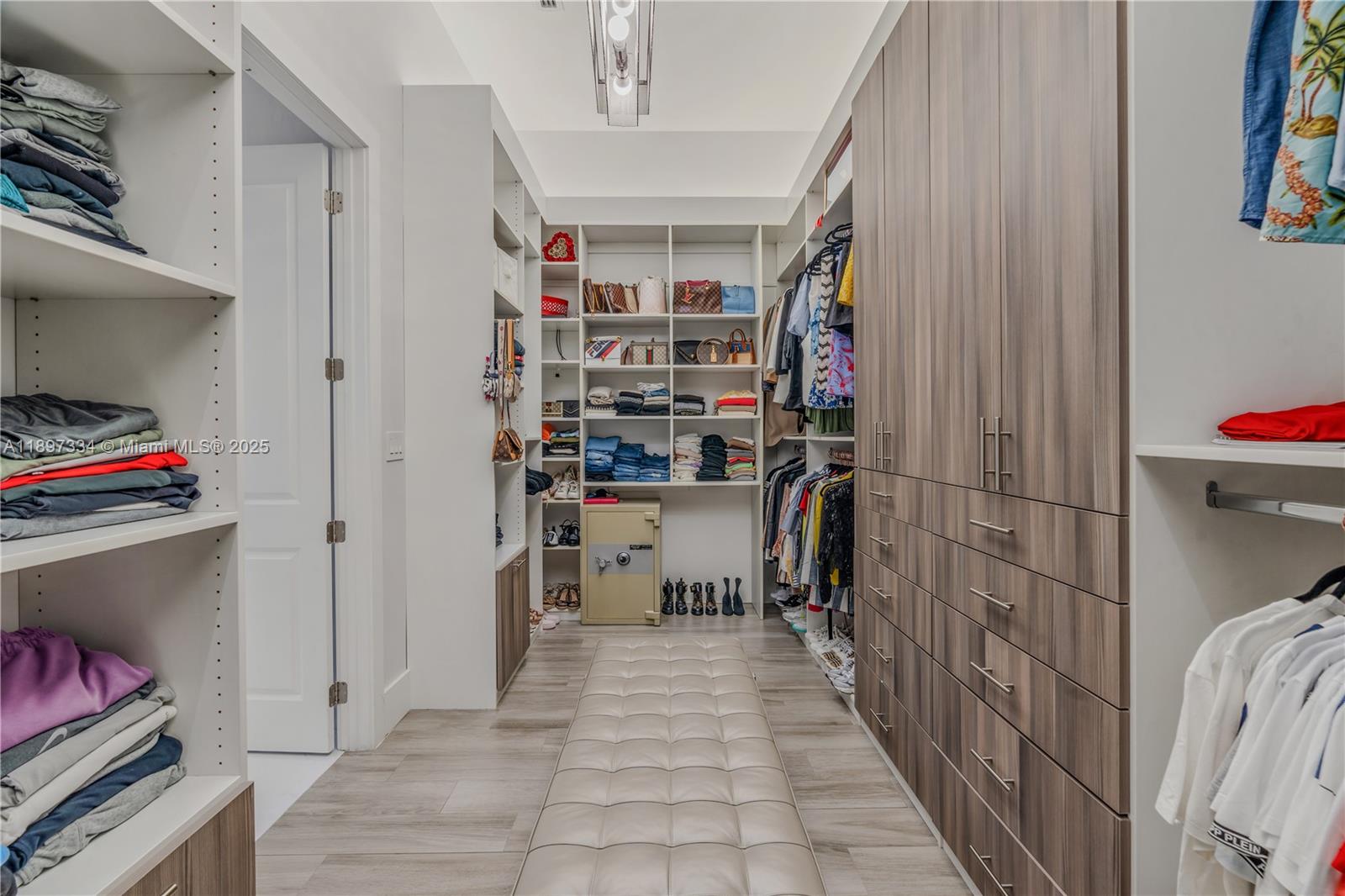 CHAPMAN CORNER - Residential