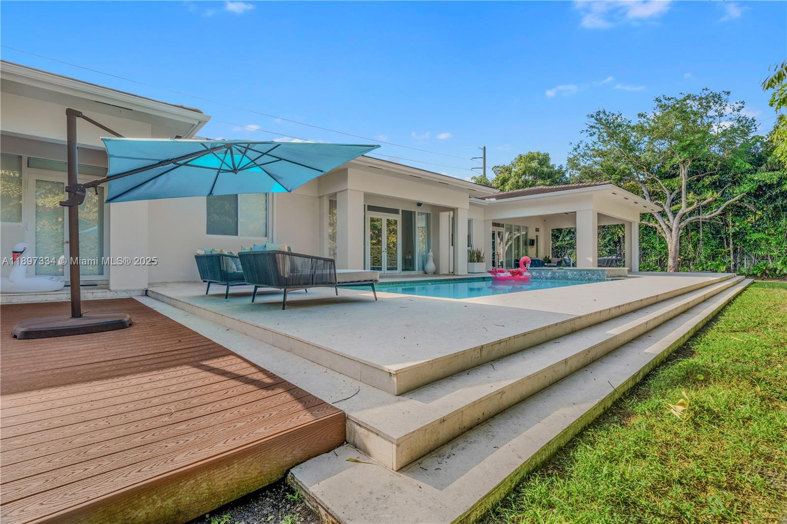 CHAPMAN CORNER - Residential