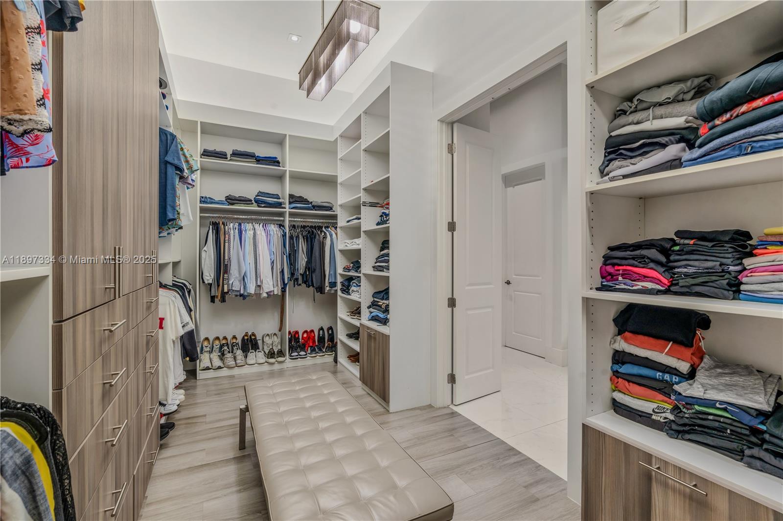 CHAPMAN CORNER - Residential