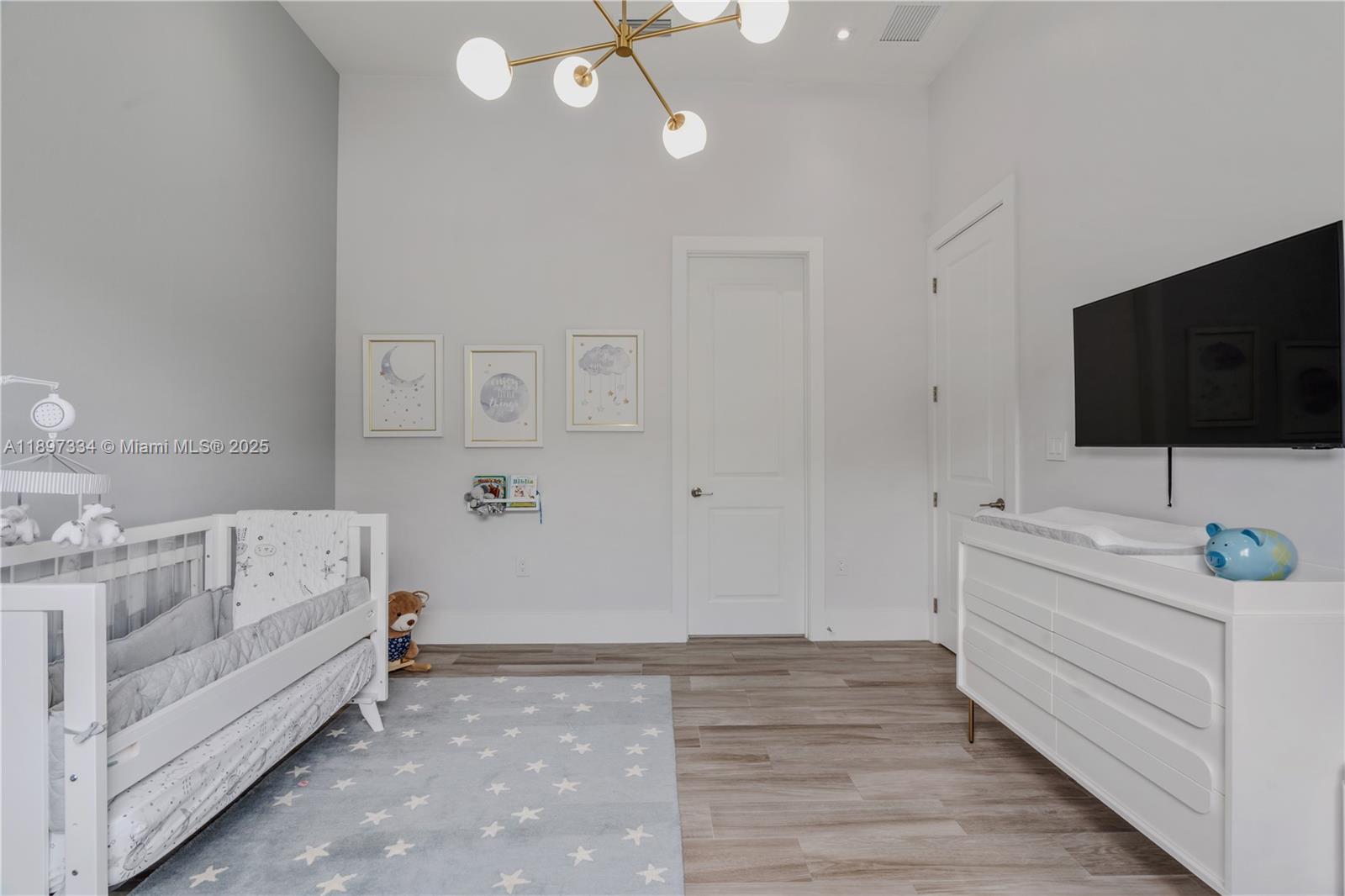 CHAPMAN CORNER - Residential