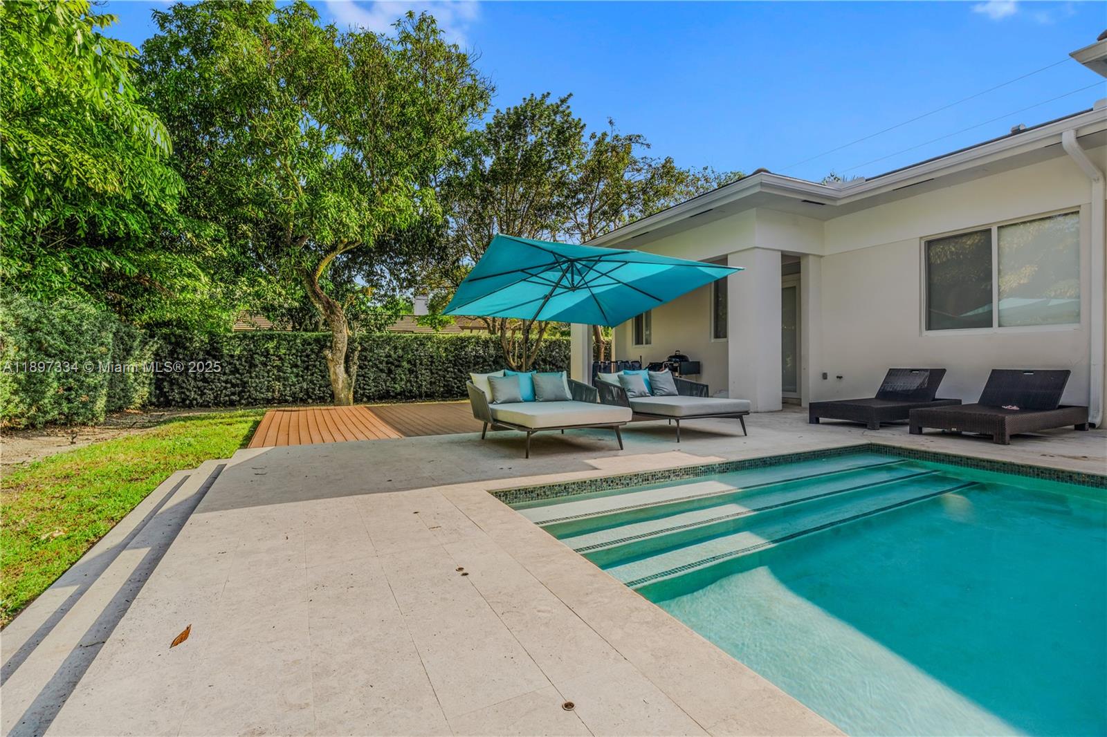 CHAPMAN CORNER - Residential