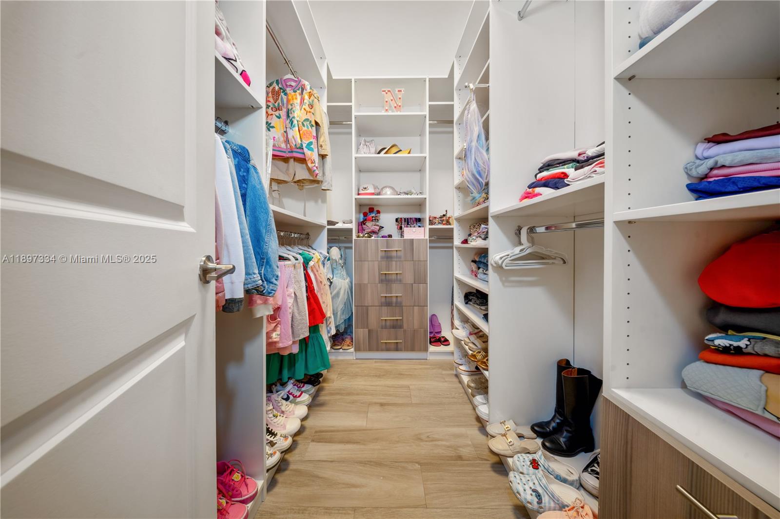 CHAPMAN CORNER - Residential