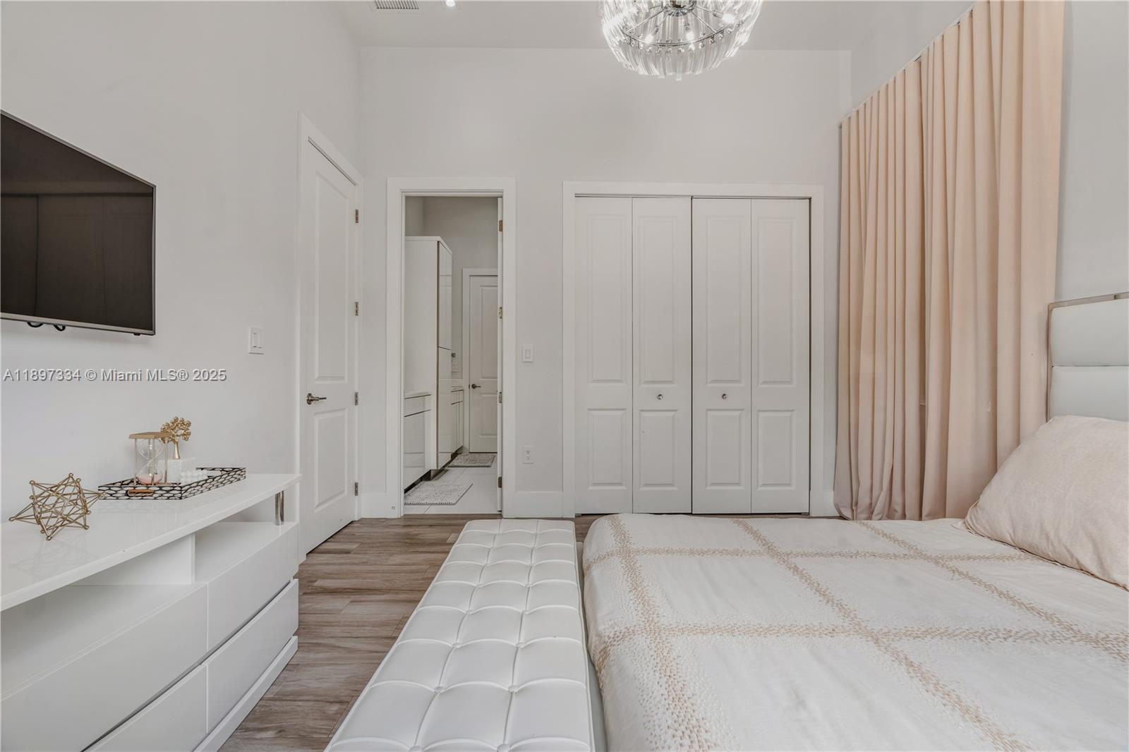 CHAPMAN CORNER - Residential