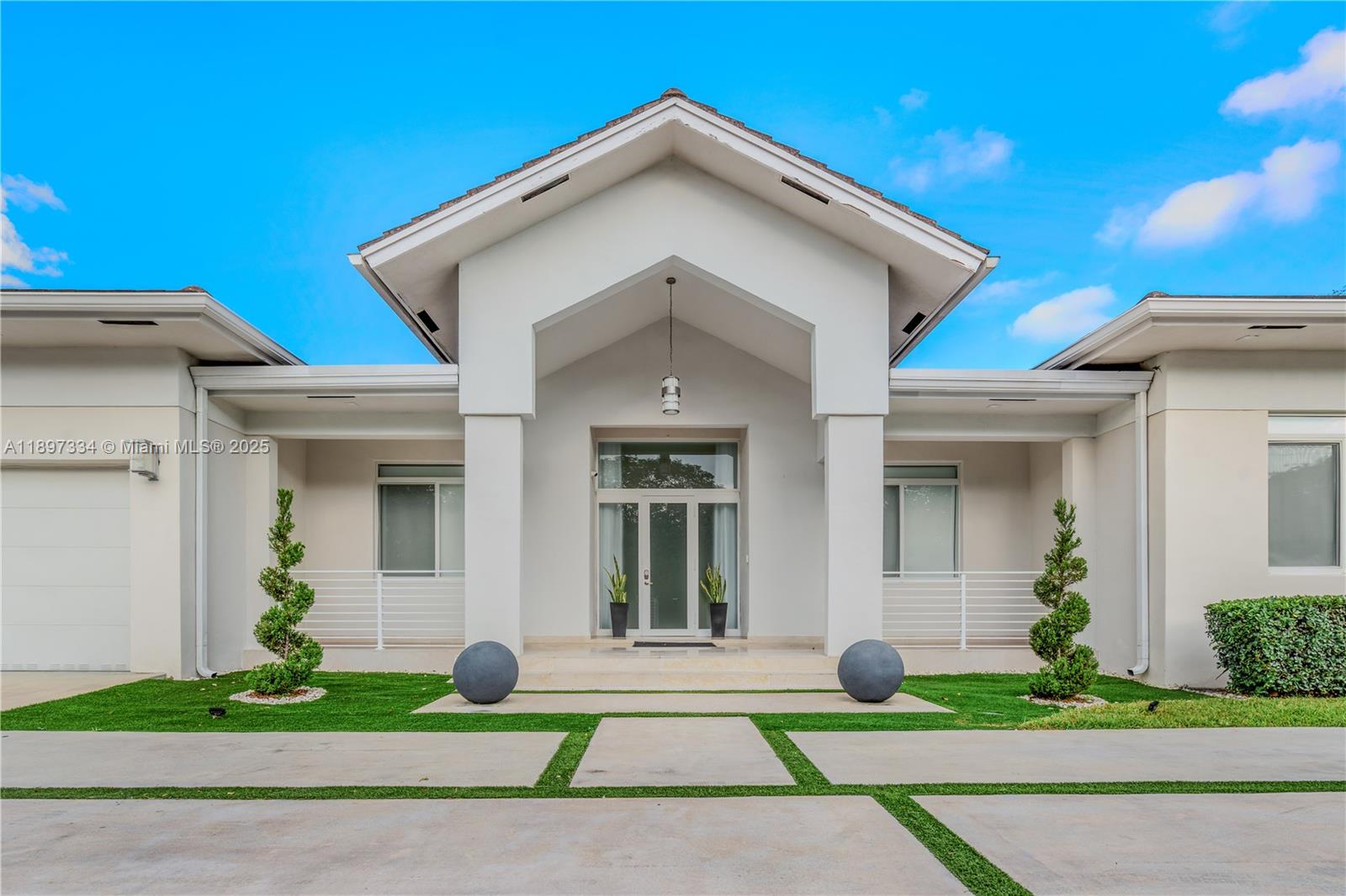 CHAPMAN CORNER - Residential