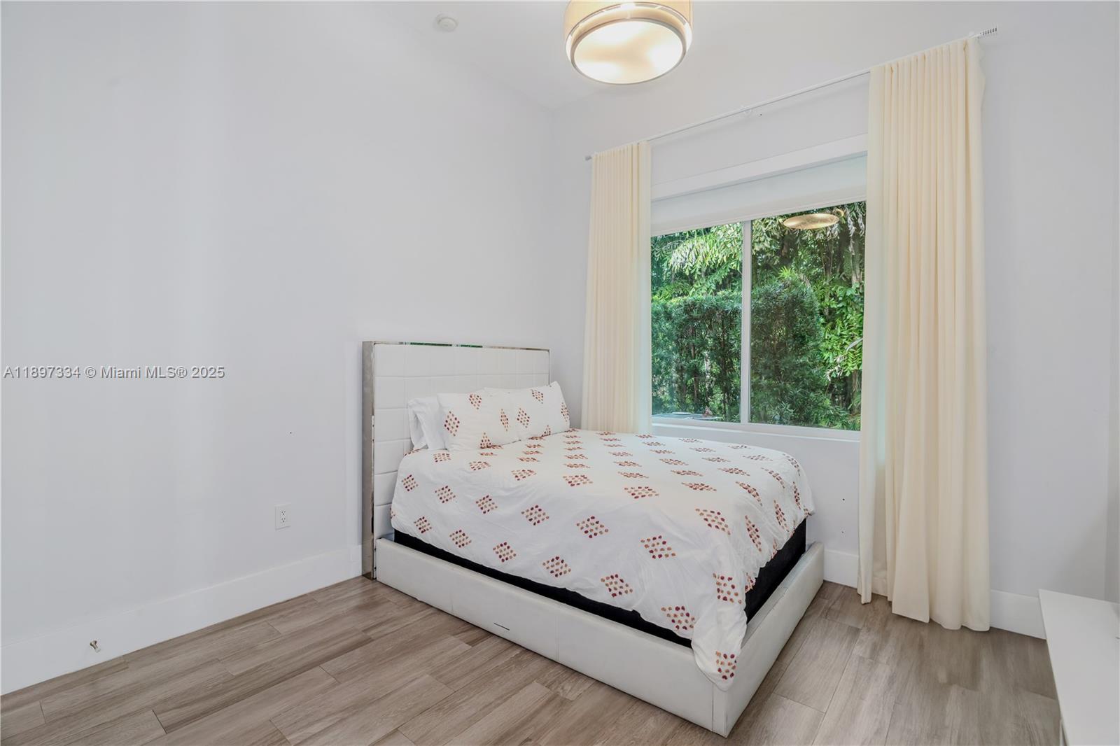 CHAPMAN CORNER - Residential