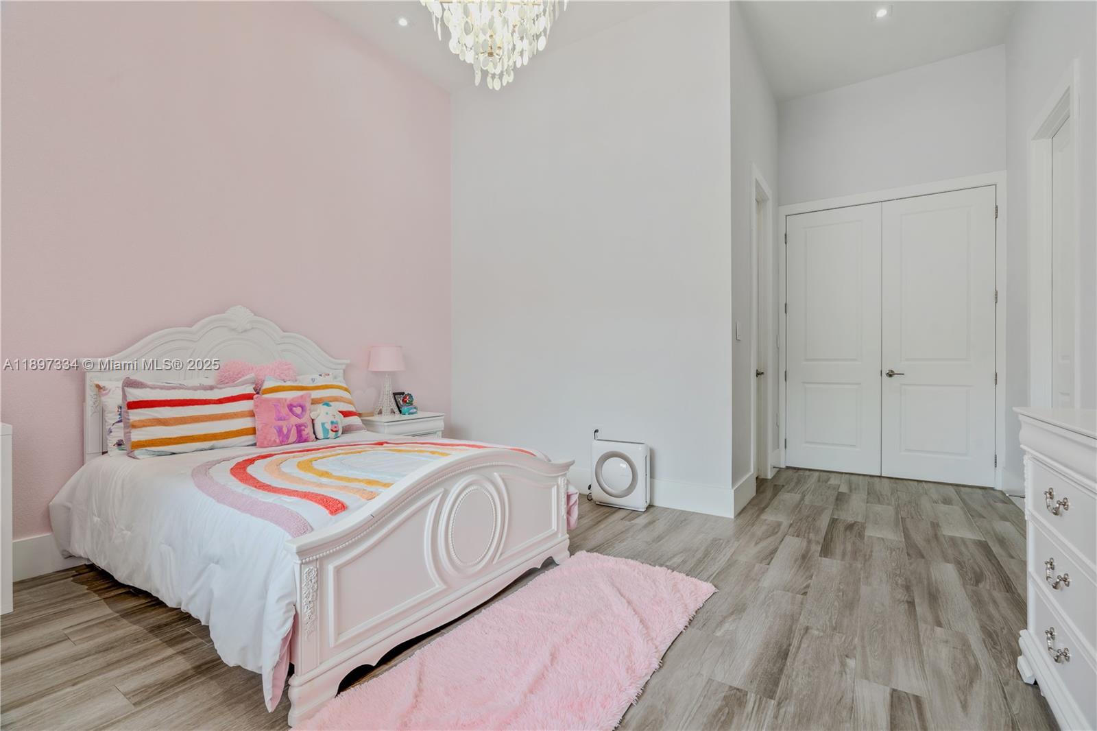 CHAPMAN CORNER - Residential