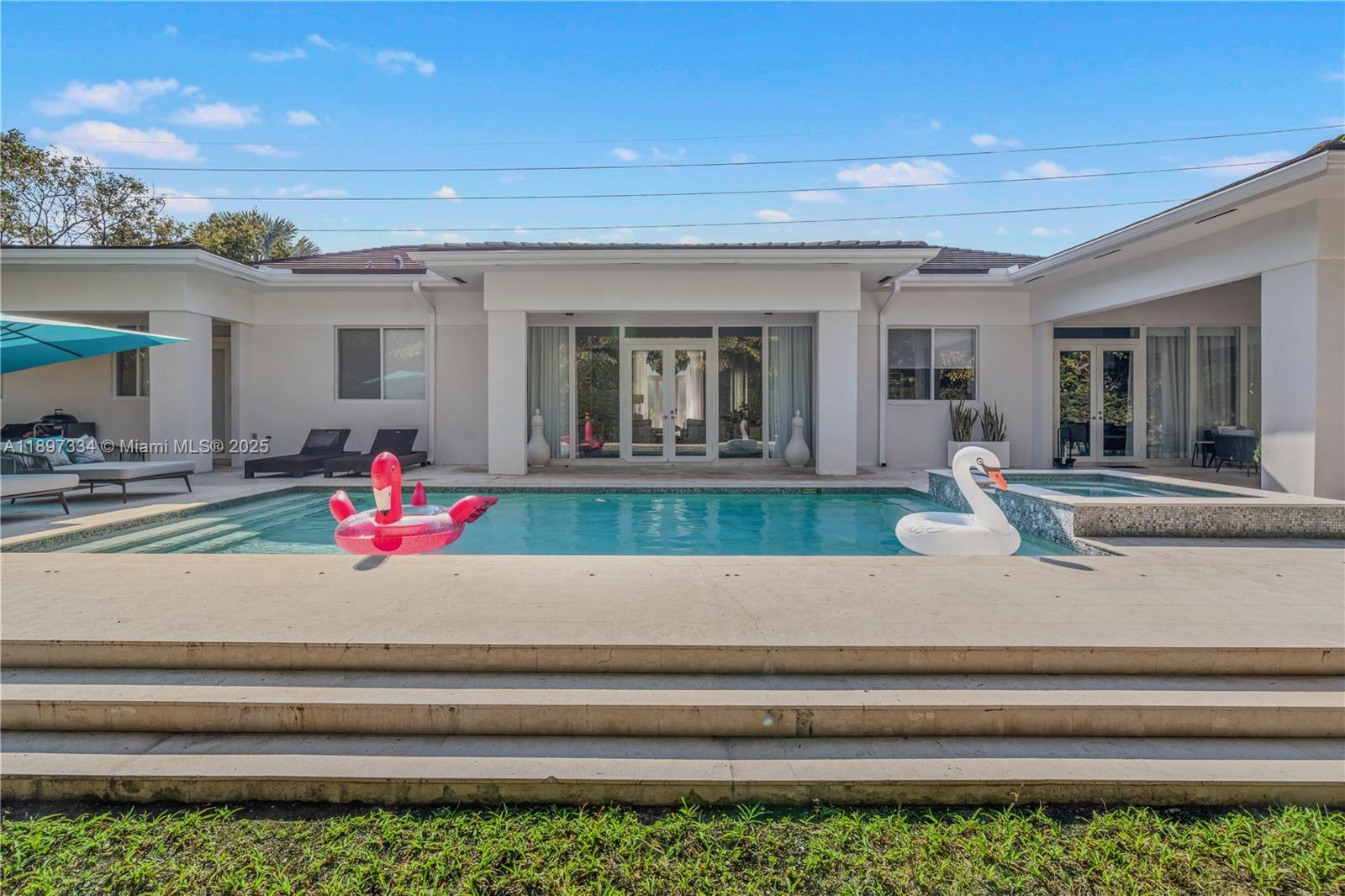 CHAPMAN CORNER - Residential