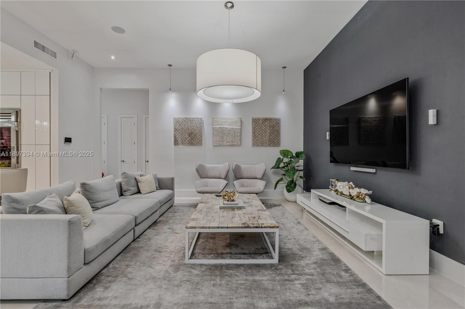 CHAPMAN CORNER - Residential