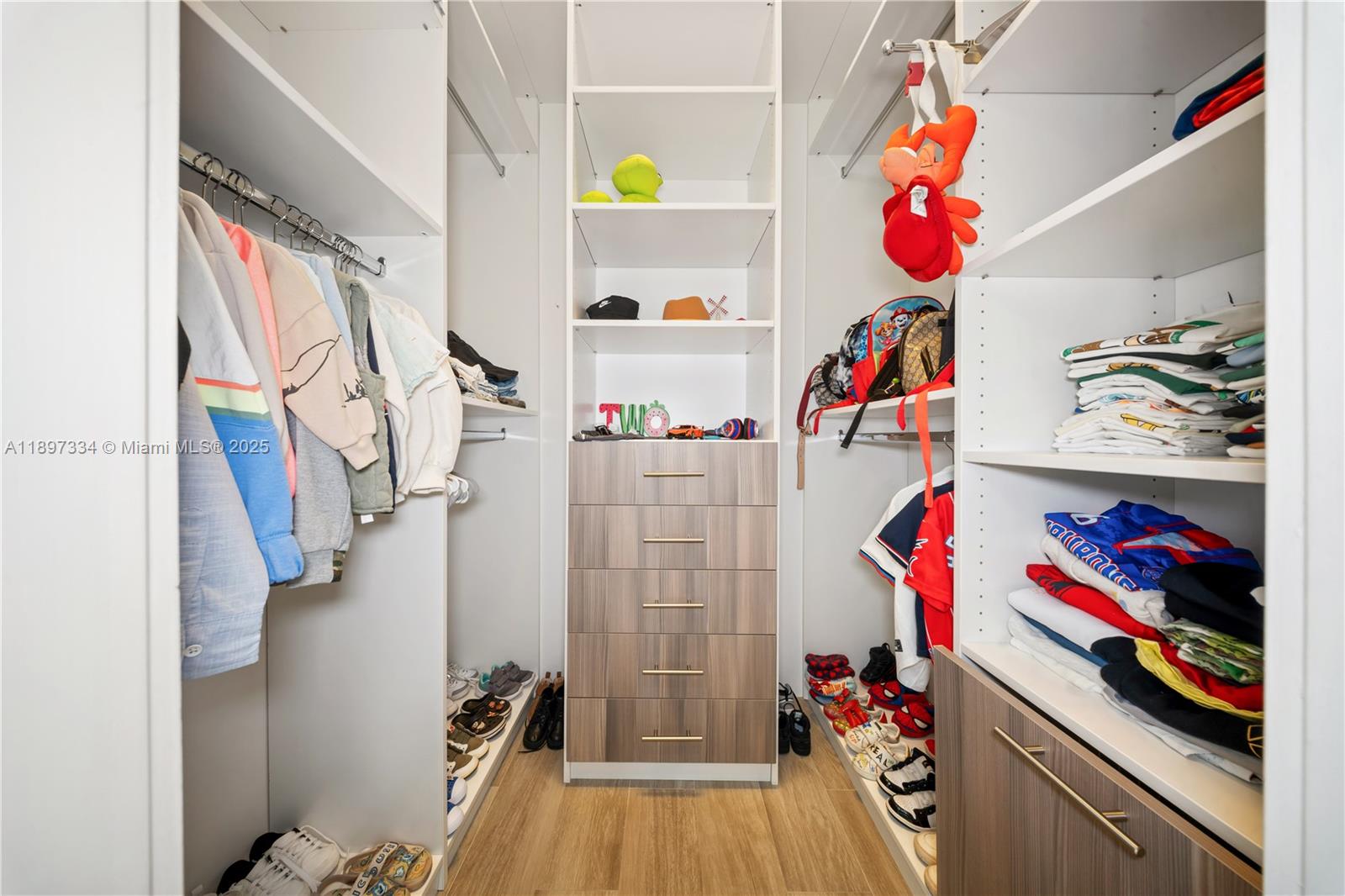 CHAPMAN CORNER - Residential