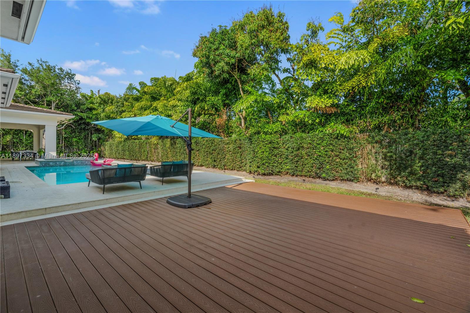 CHAPMAN CORNER - Residential