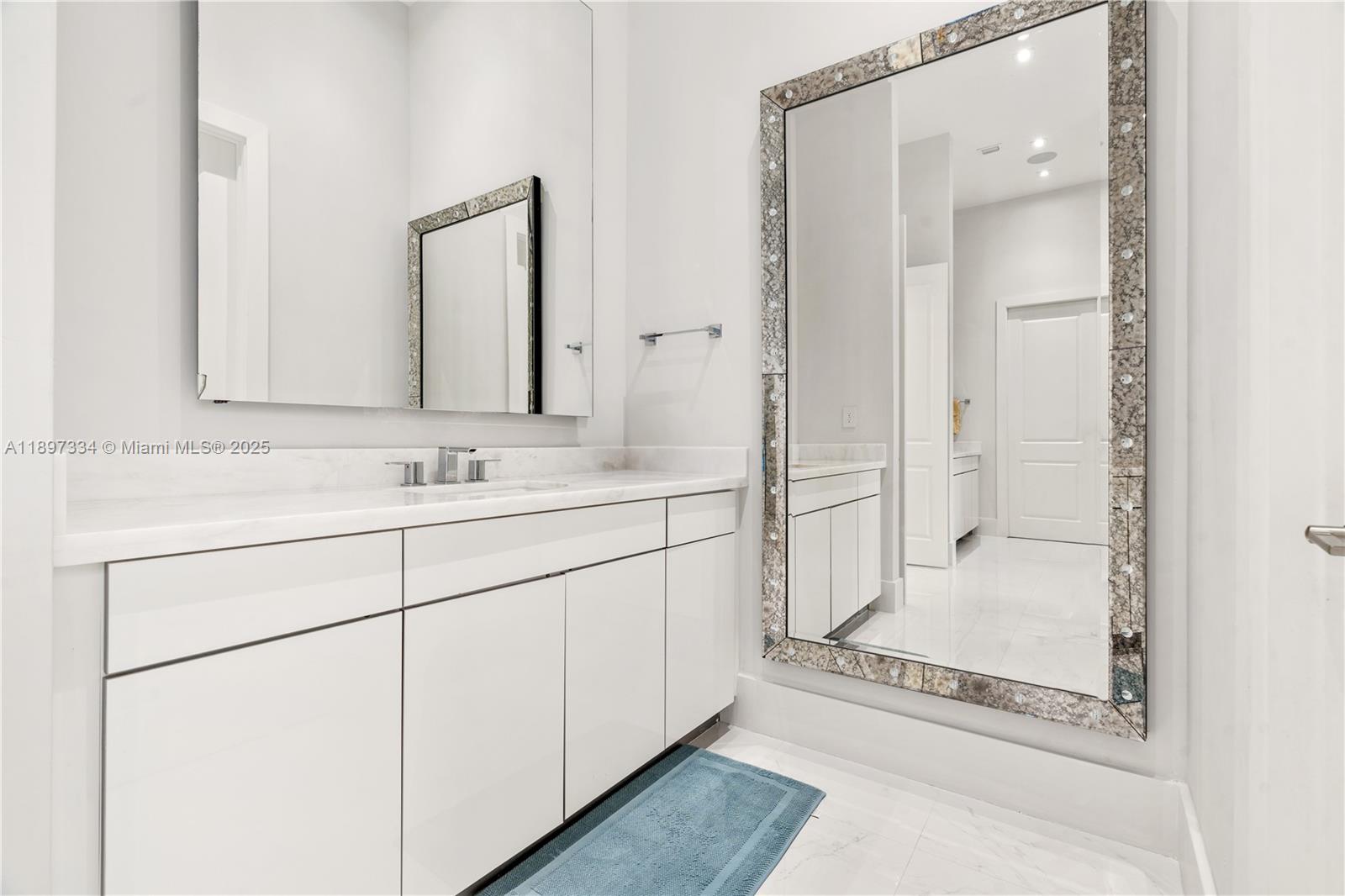 CHAPMAN CORNER - Residential