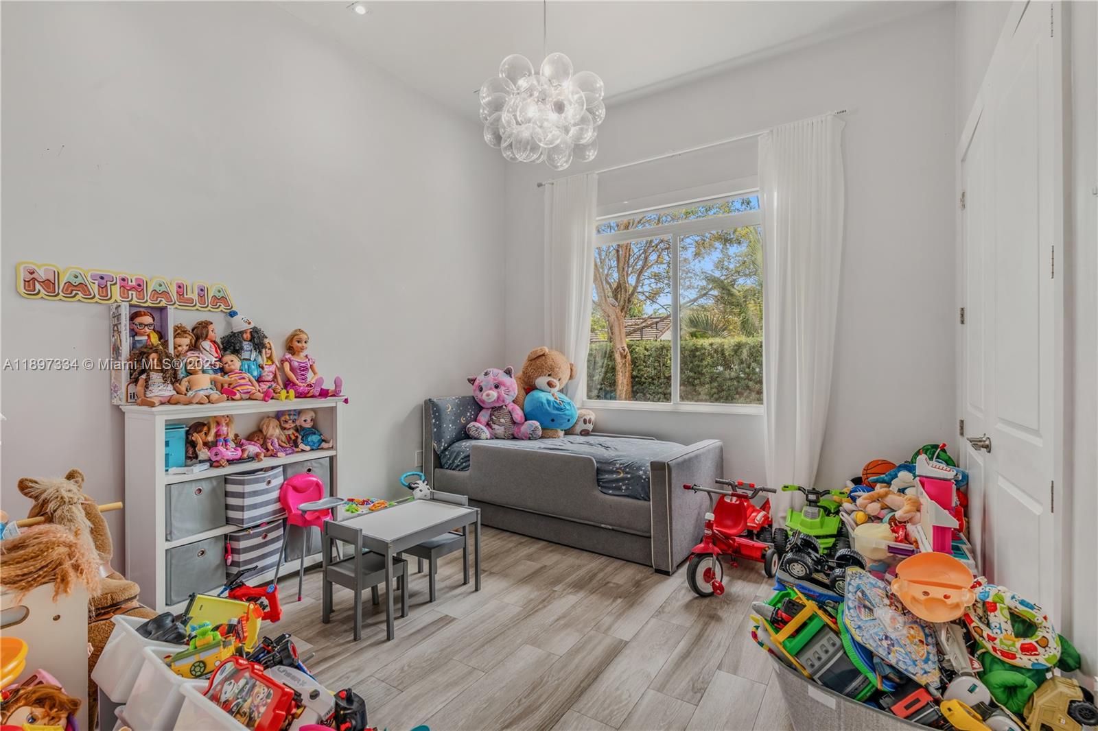 CHAPMAN CORNER - Residential