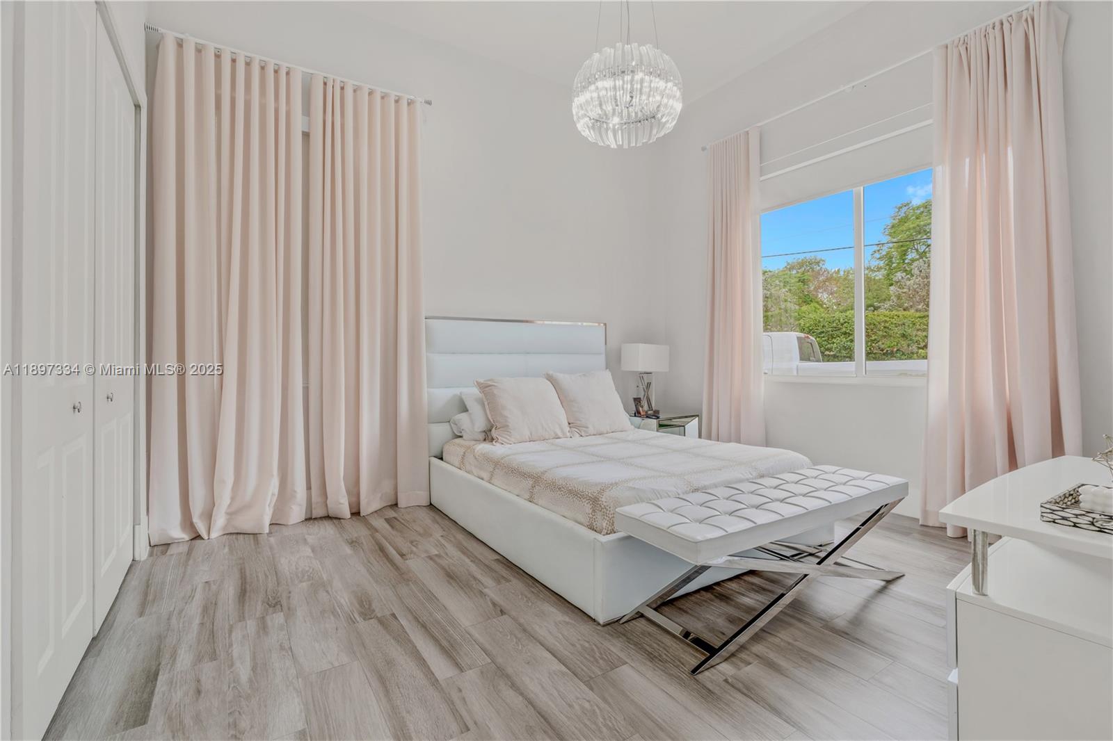 CHAPMAN CORNER - Residential