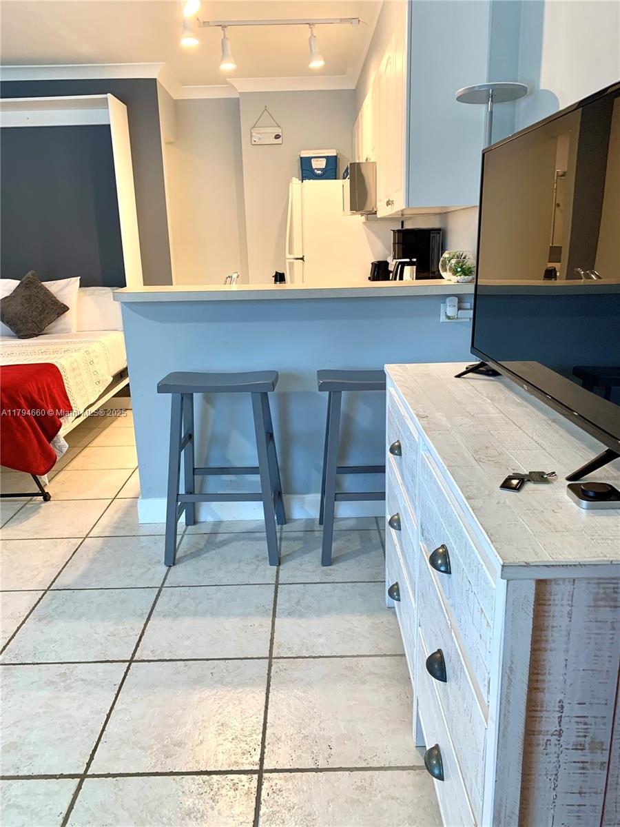 INTERNATIONAL STUDIO APT - Residential