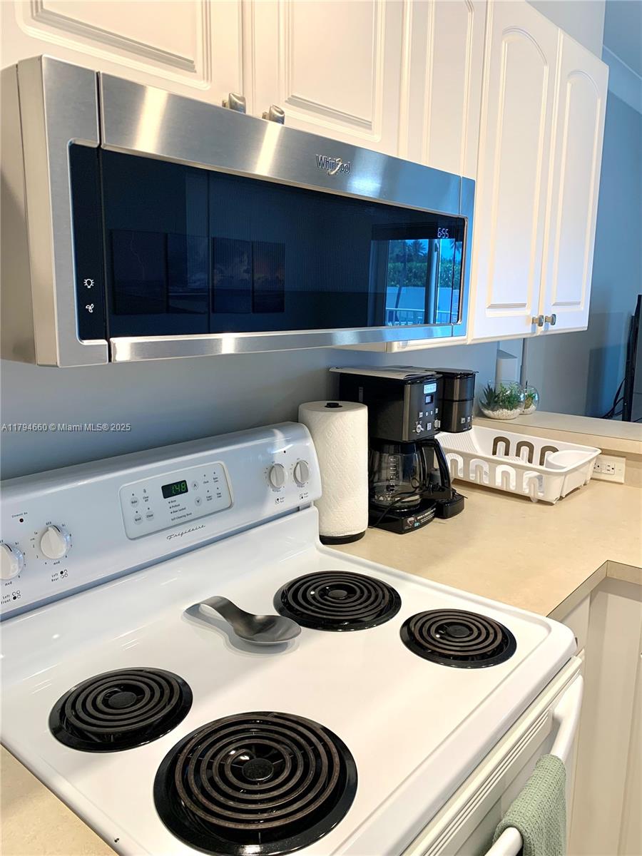 INTERNATIONAL STUDIO APT - Residential