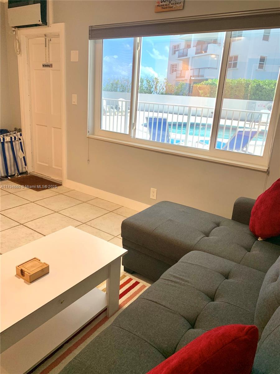 INTERNATIONAL STUDIO APT - Residential