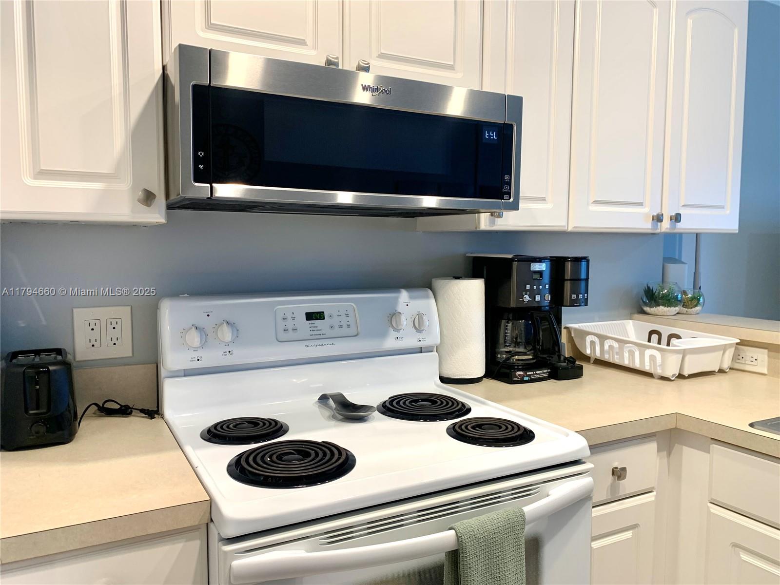 INTERNATIONAL STUDIO APT - Residential