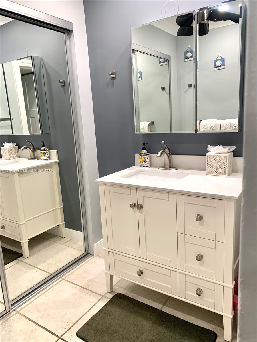 INTERNATIONAL STUDIO APT - Residential