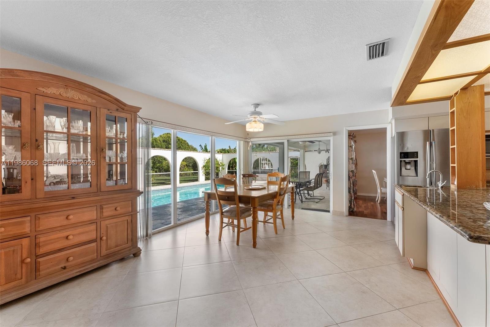 CORAL SPRINGS COUNTRY CLU - Residential