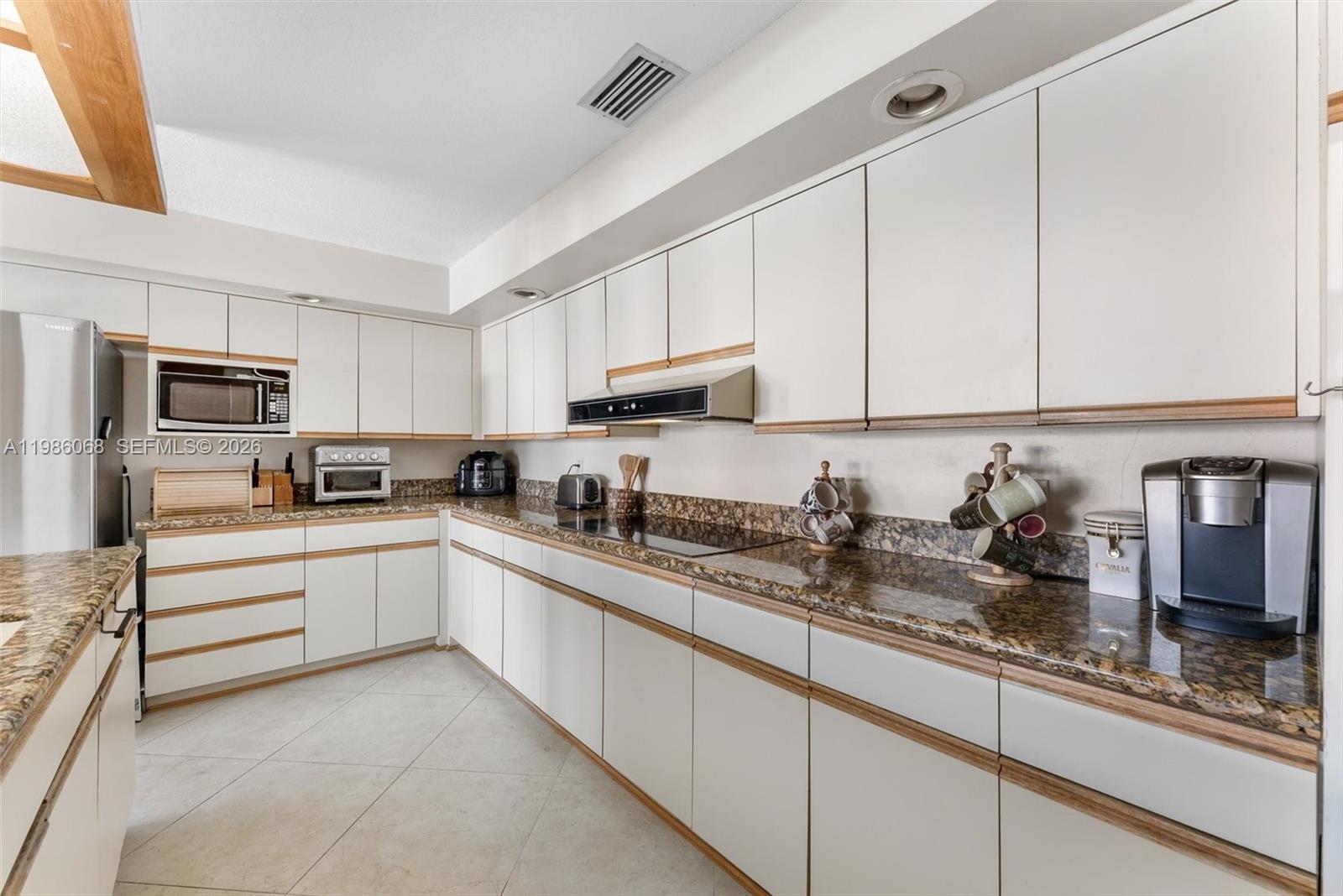 CORAL SPRINGS COUNTRY CLU - Residential