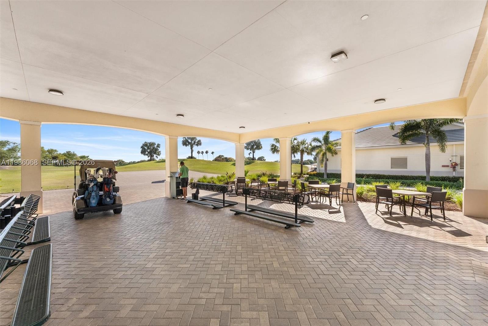 CORAL SPRINGS COUNTRY CLU - Residential