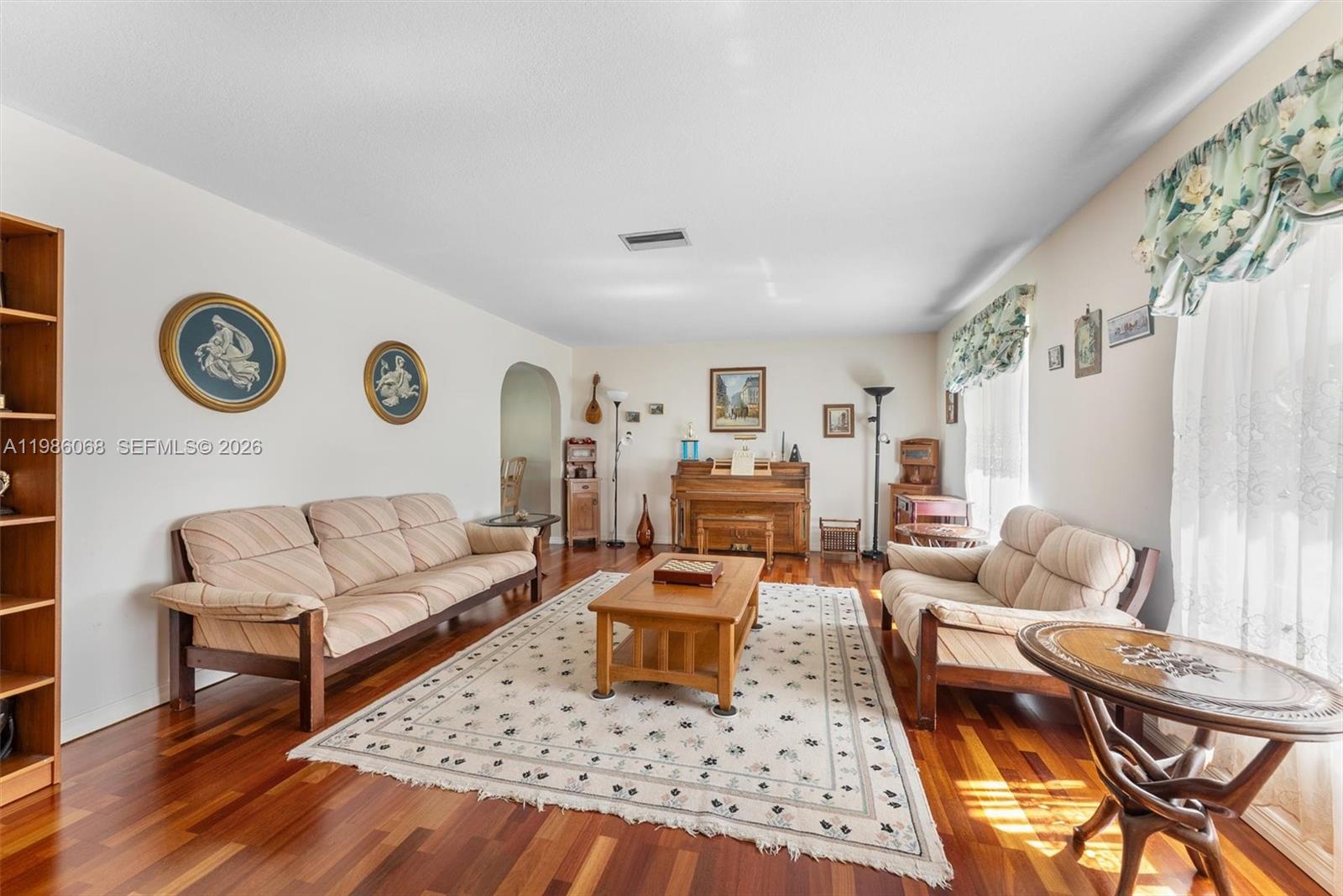 CORAL SPRINGS COUNTRY CLU - Residential