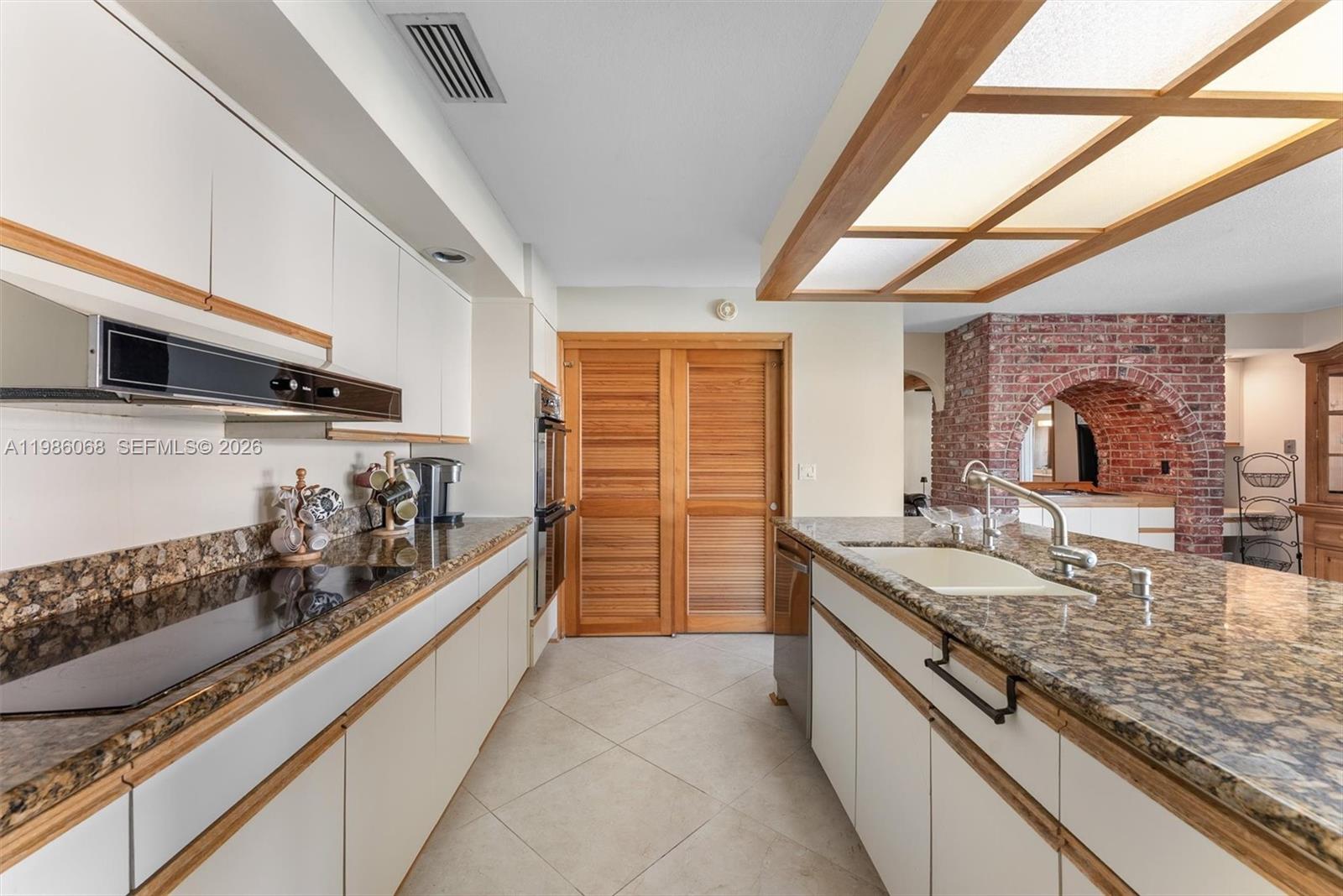 CORAL SPRINGS COUNTRY CLU - Residential