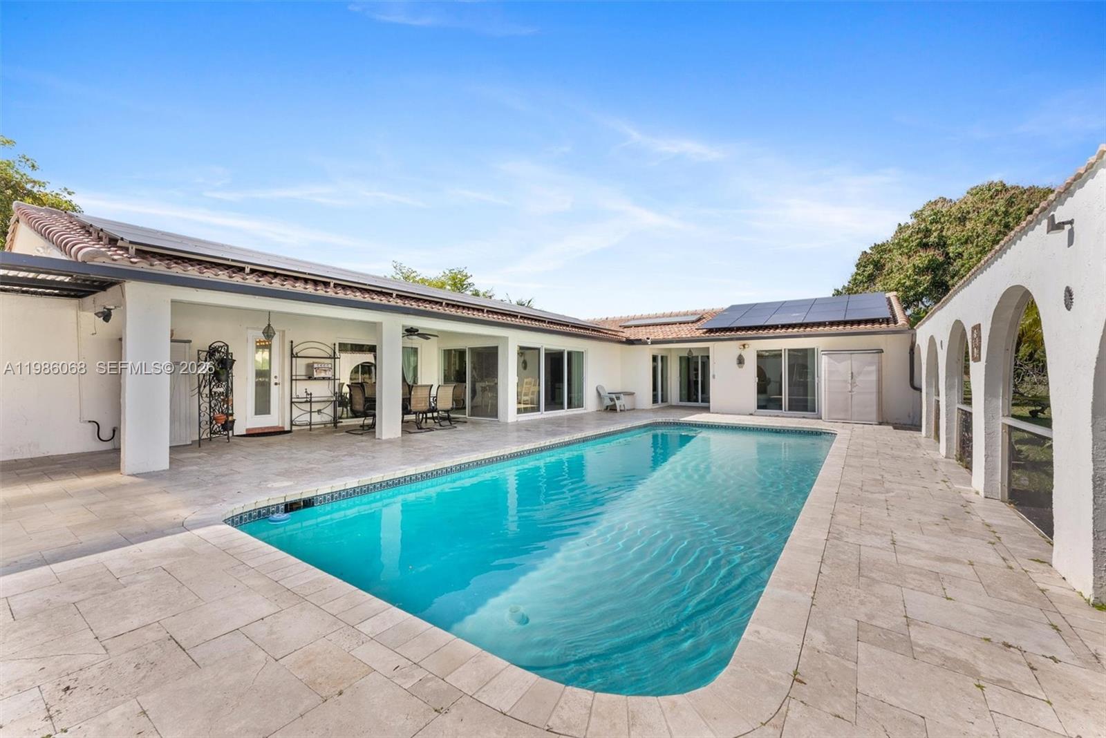 CORAL SPRINGS COUNTRY CLU - Residential