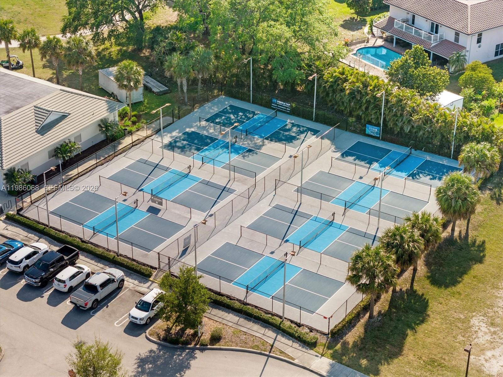 CORAL SPRINGS COUNTRY CLU - Residential