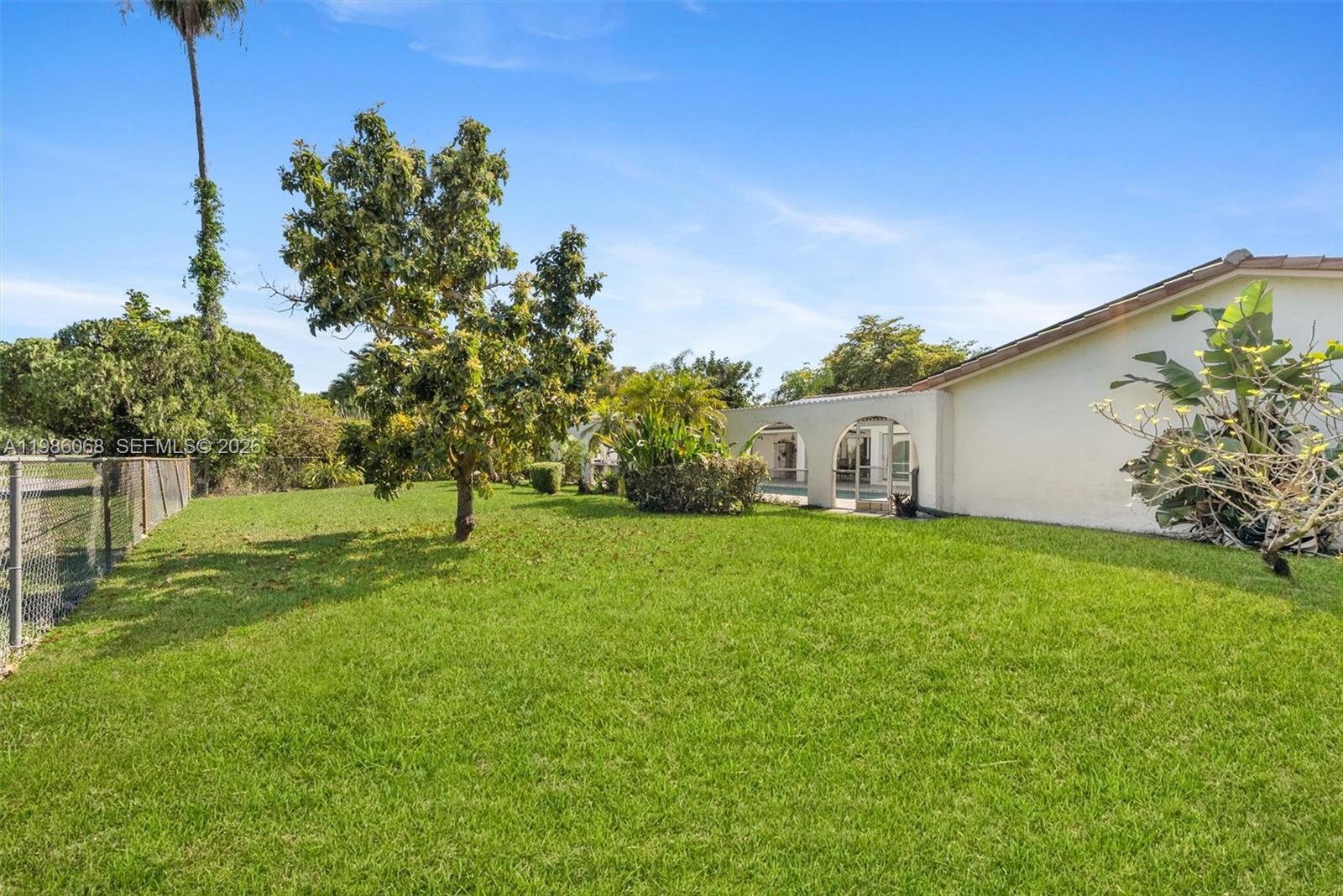 CORAL SPRINGS COUNTRY CLU - Residential