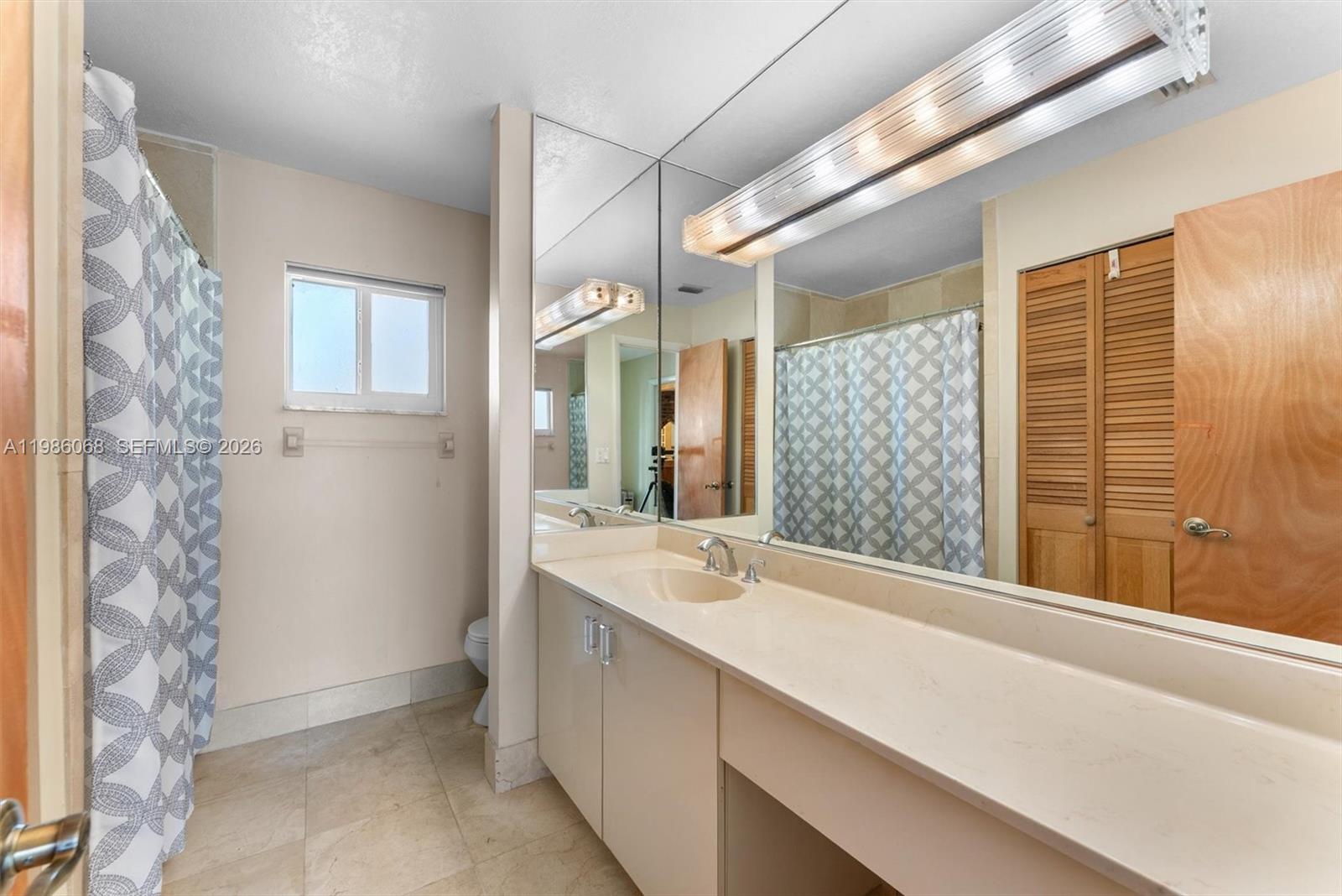 CORAL SPRINGS COUNTRY CLU - Residential