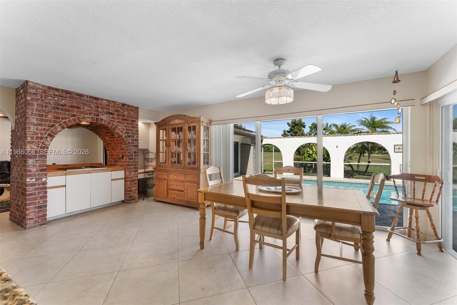 CORAL SPRINGS COUNTRY CLU - Residential